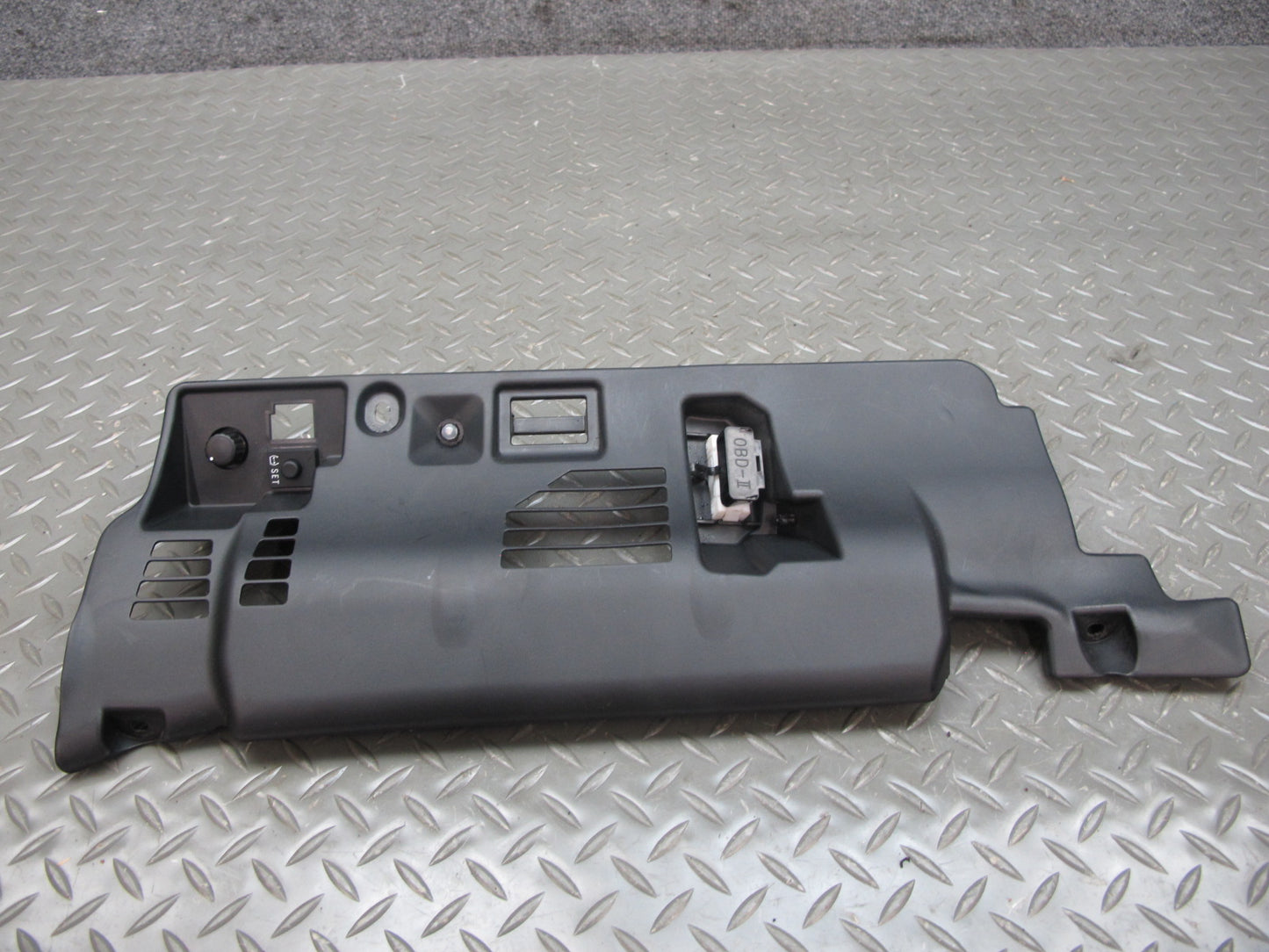 04-06 Lexus UCF30L LS430 Set of 2 Dash Left & Right Lower Knee Trim Cover OEM