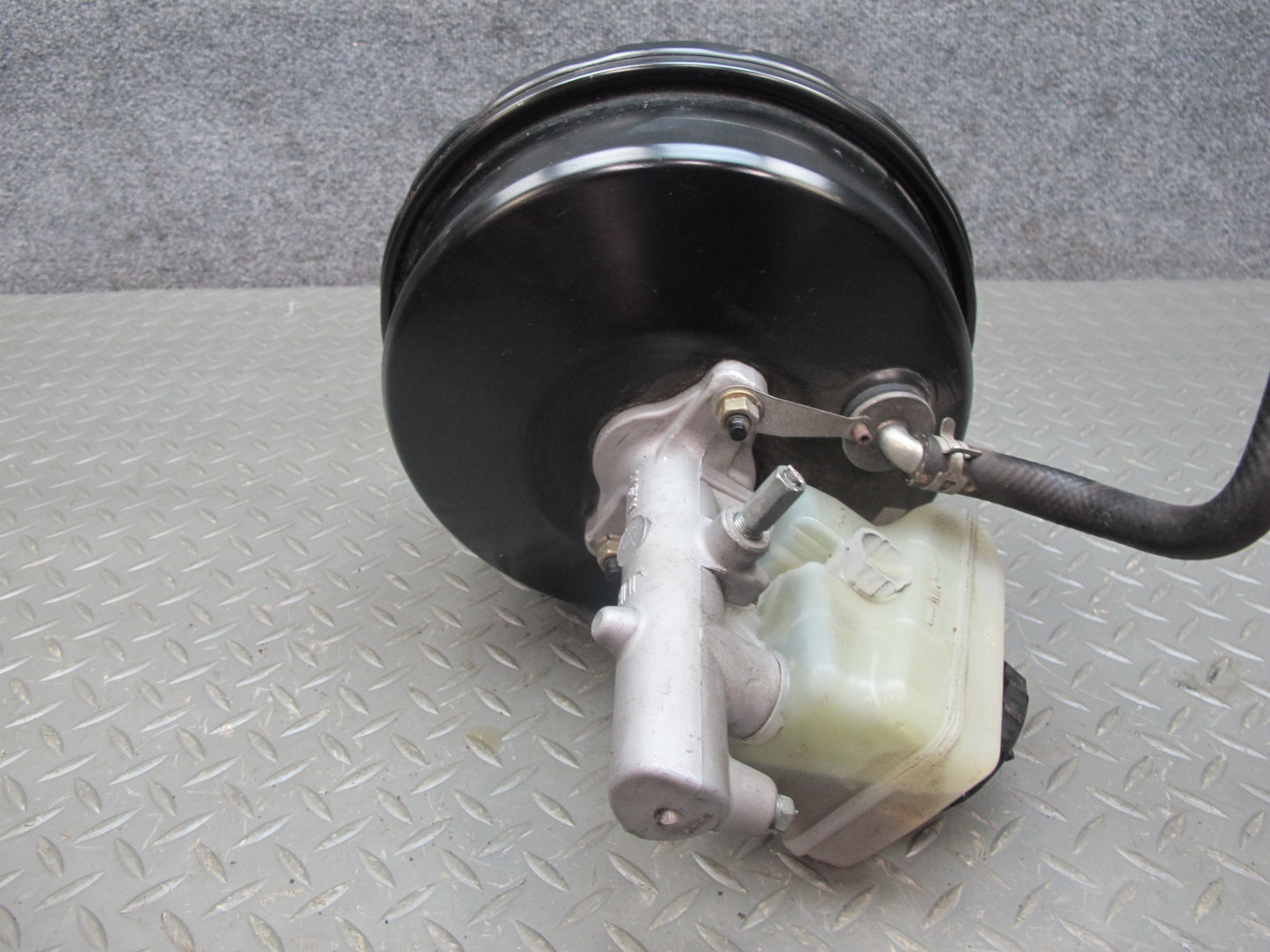 01-06 Lexus UCF30L LS430 Brake Master Cylinder Booster Fluid Reservoir OEM