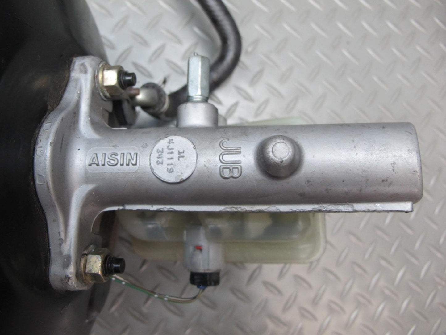 01-06 Lexus UCF30L LS430 Brake Master Cylinder Booster Fluid Reservoir OEM
