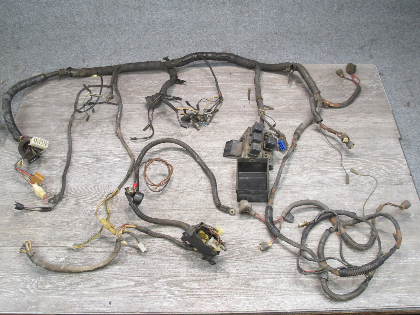 80-82 Datsun Nissan S130 280ZX Engine Bay Wire Wiring Harness w Relay Box OEM