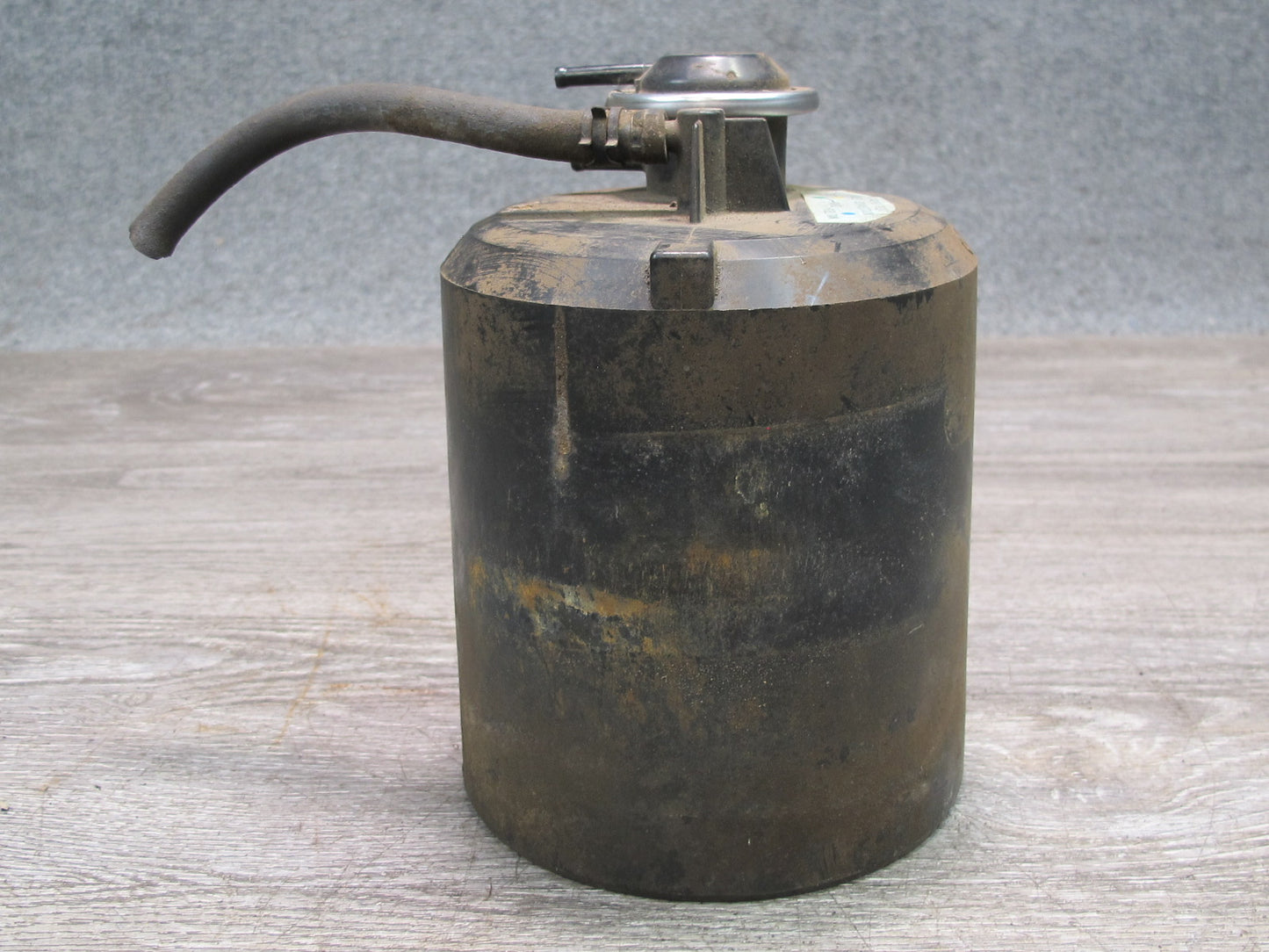 79-83 Datsun Nissan 280ZX S130 Fuel Evap Vapor Canister 14950-P8201 OEM