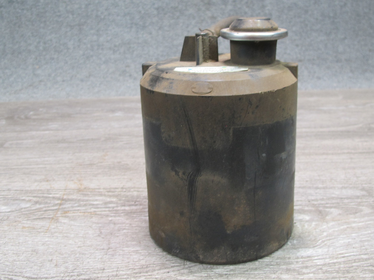 79-83 Datsun Nissan 280ZX S130 Fuel Evap Vapor Canister 14950-P8201 OEM
