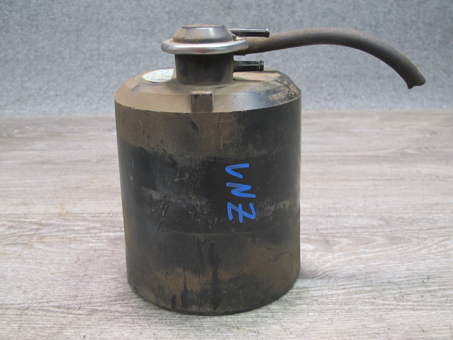 79-83 Datsun Nissan 280ZX S130 Fuel Evap Vapor Canister 14950-P8201 OEM