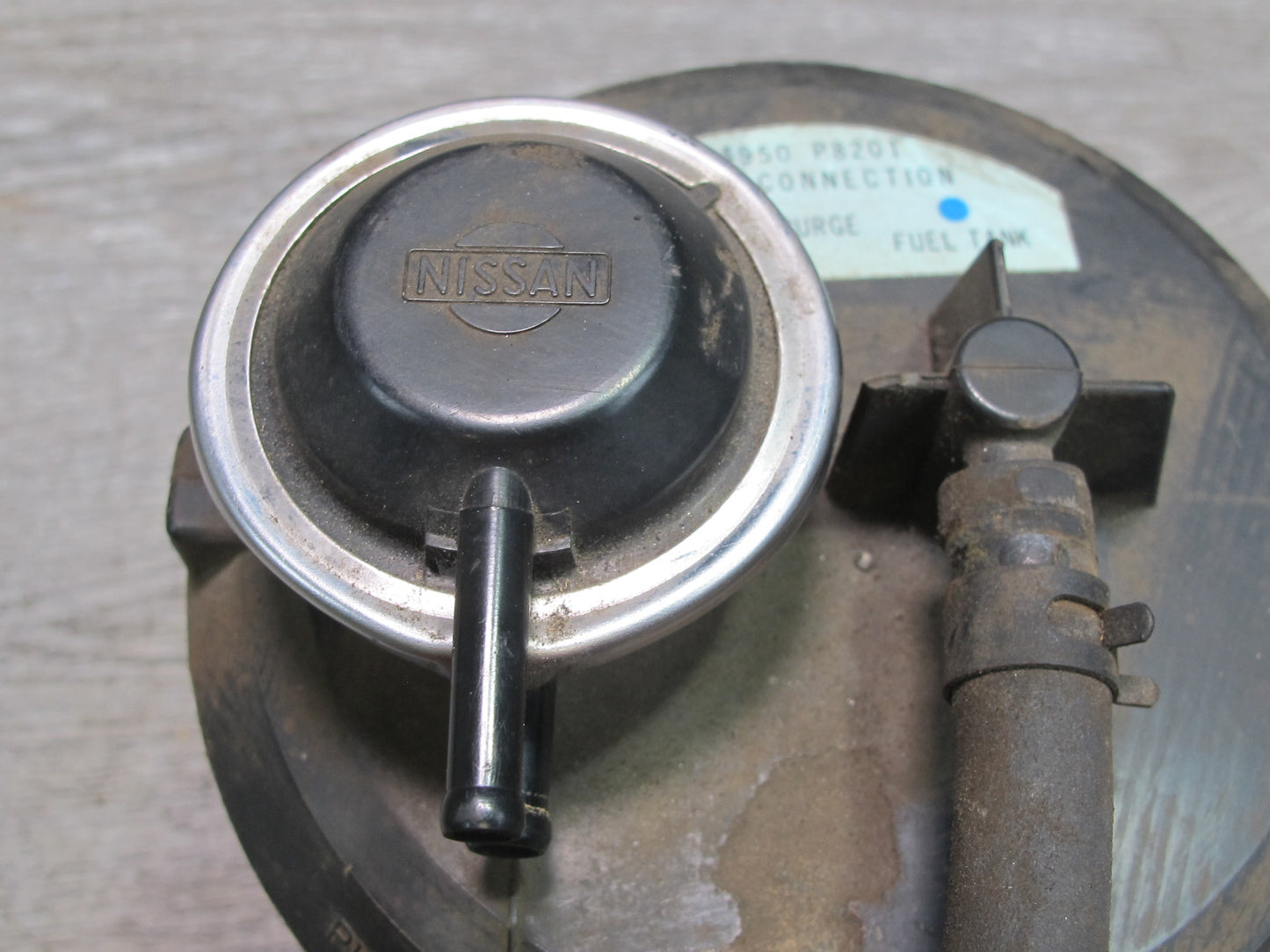 79-83 Datsun Nissan 280ZX S130 Fuel Evap Vapor Canister 14950-P8201 OEM