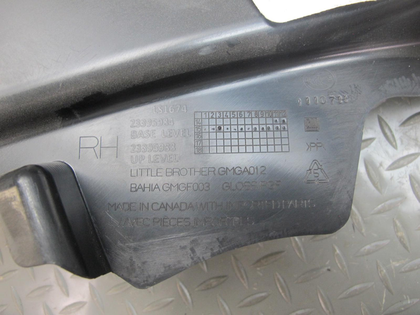 16-23 Chevrolet Camaro Coupe Set of 2 Rear Quarter Trim Cover Panel OEM
