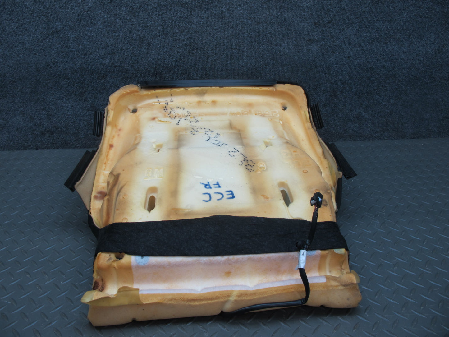 16-23 Chevrolet Camaro Front Right Seat Lower Leather Cushion OEM