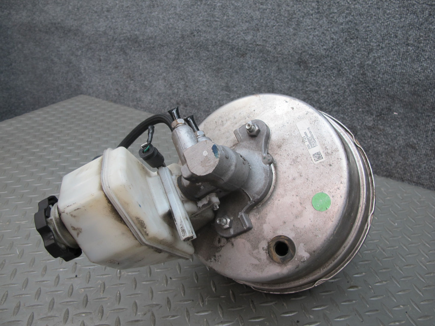 16-23 Chevrolet Camaro Brake Master Cylinder Booster Fluid Reservoir OEM
