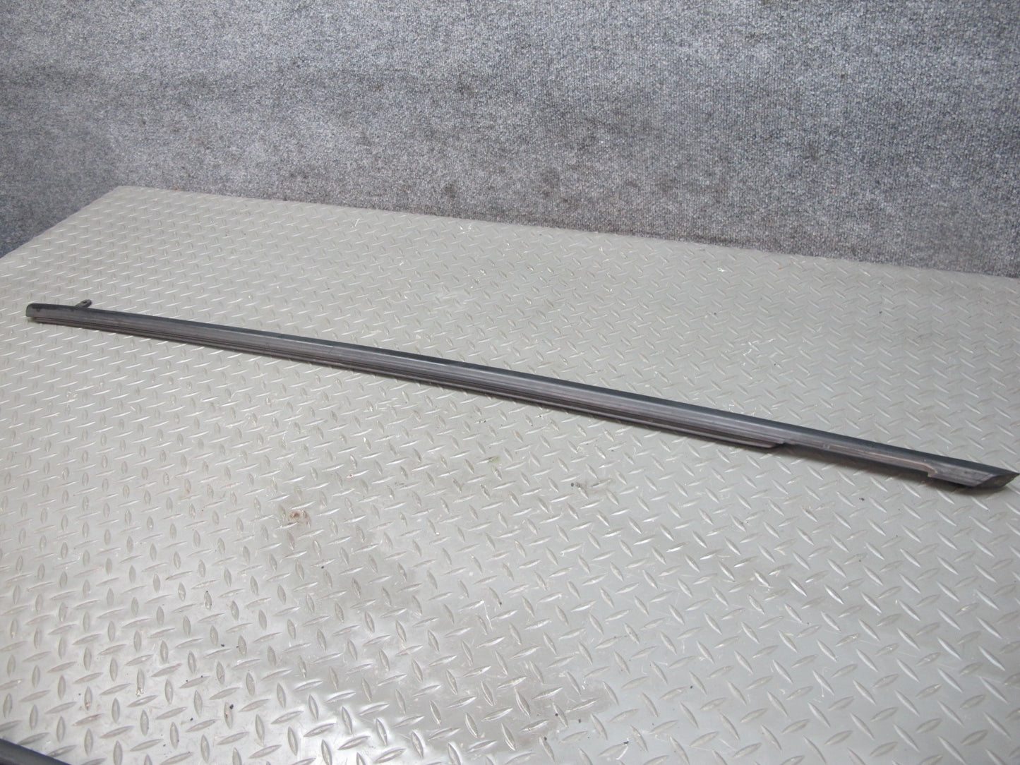 16-23 Chevrolet Camaro Door Window Weatherstrip Molding Strip Seal Set OEM