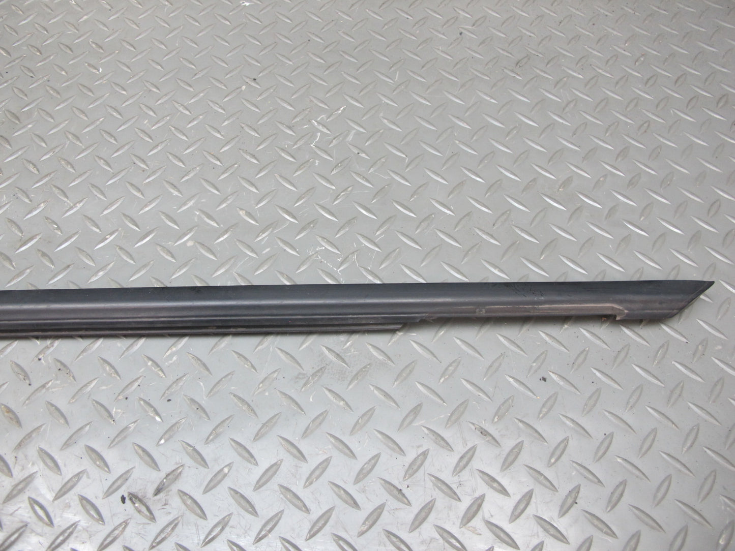 16-23 Chevrolet Camaro Door Window Weatherstrip Molding Strip Seal Set OEM