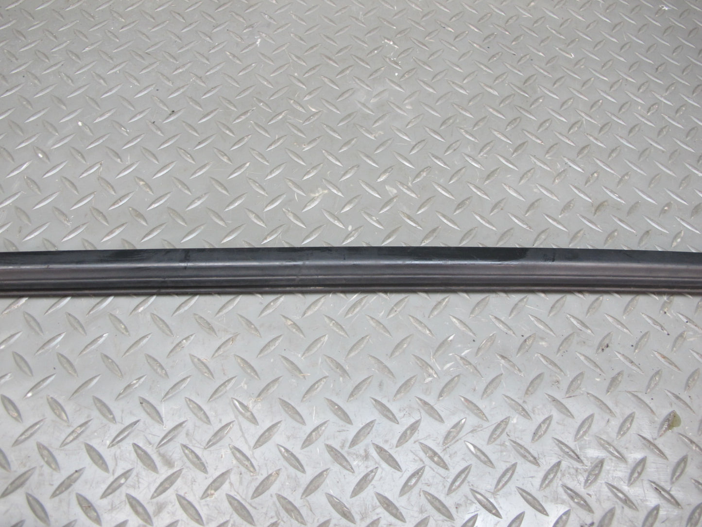 16-23 Chevrolet Camaro Door Window Weatherstrip Molding Strip Seal Set OEM