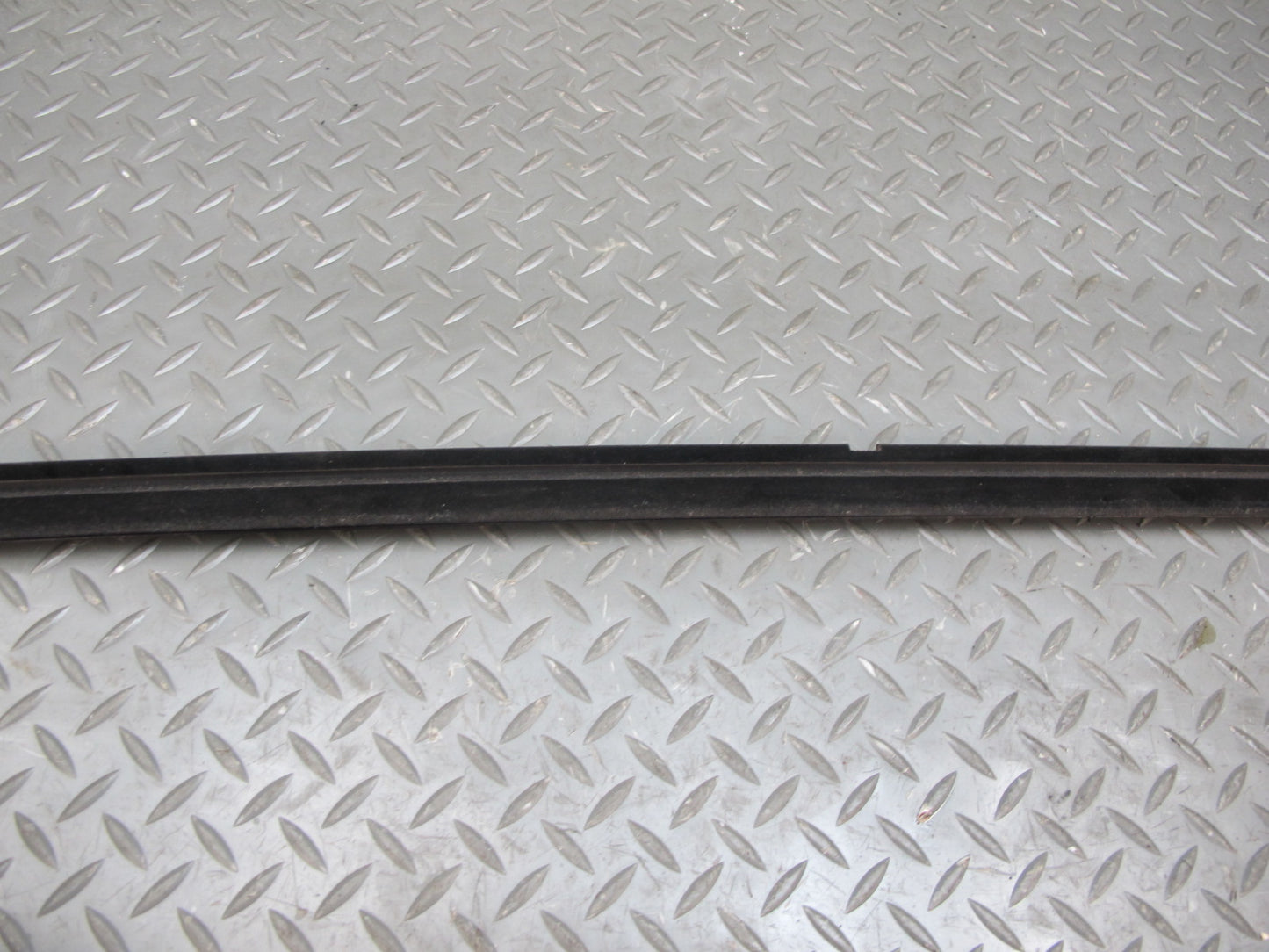 16-23 Chevrolet Camaro Door Window Weatherstrip Molding Strip Seal Set OEM