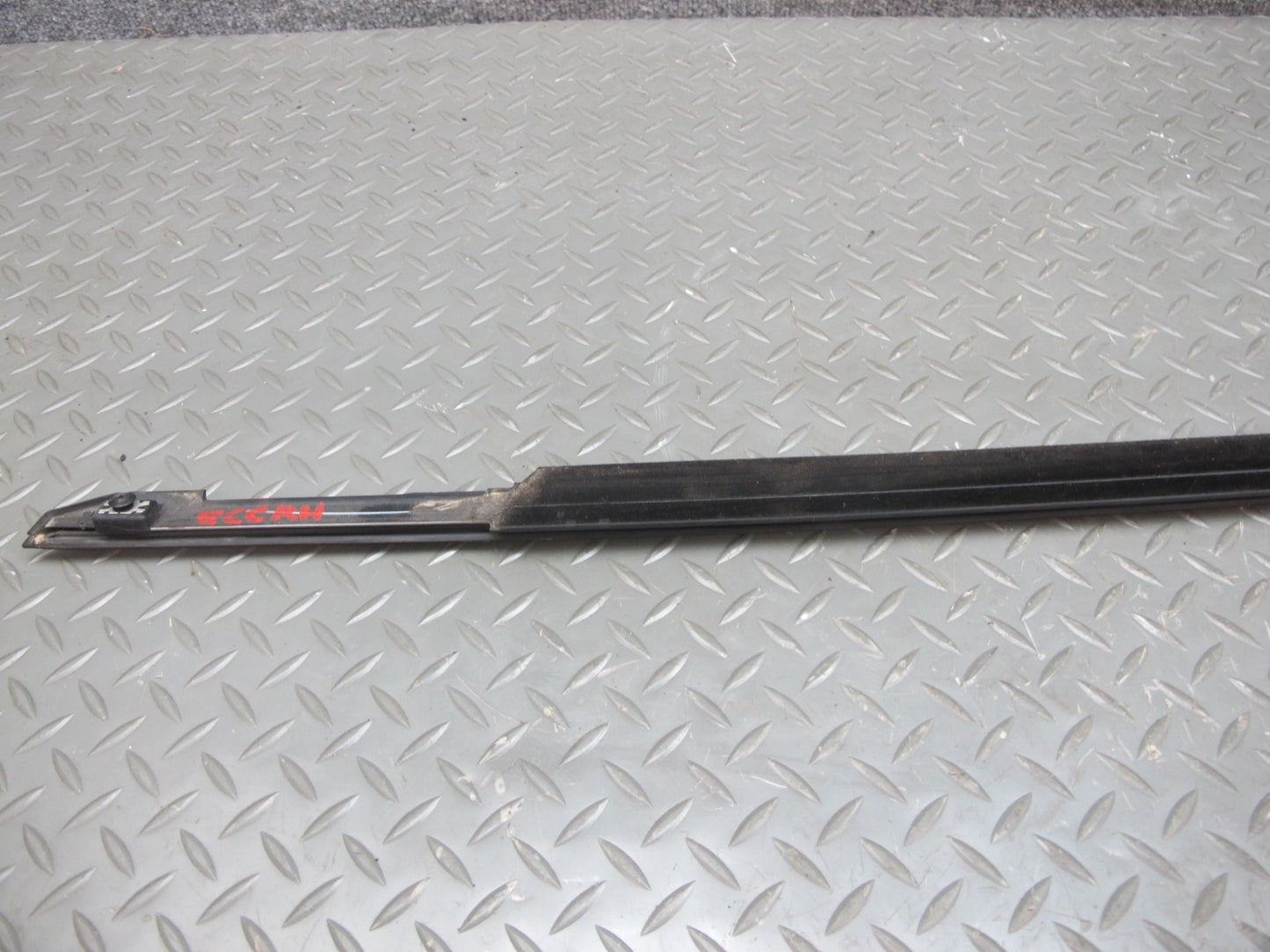 16-23 Chevrolet Camaro Door Window Weatherstrip Molding Strip Seal Set OEM