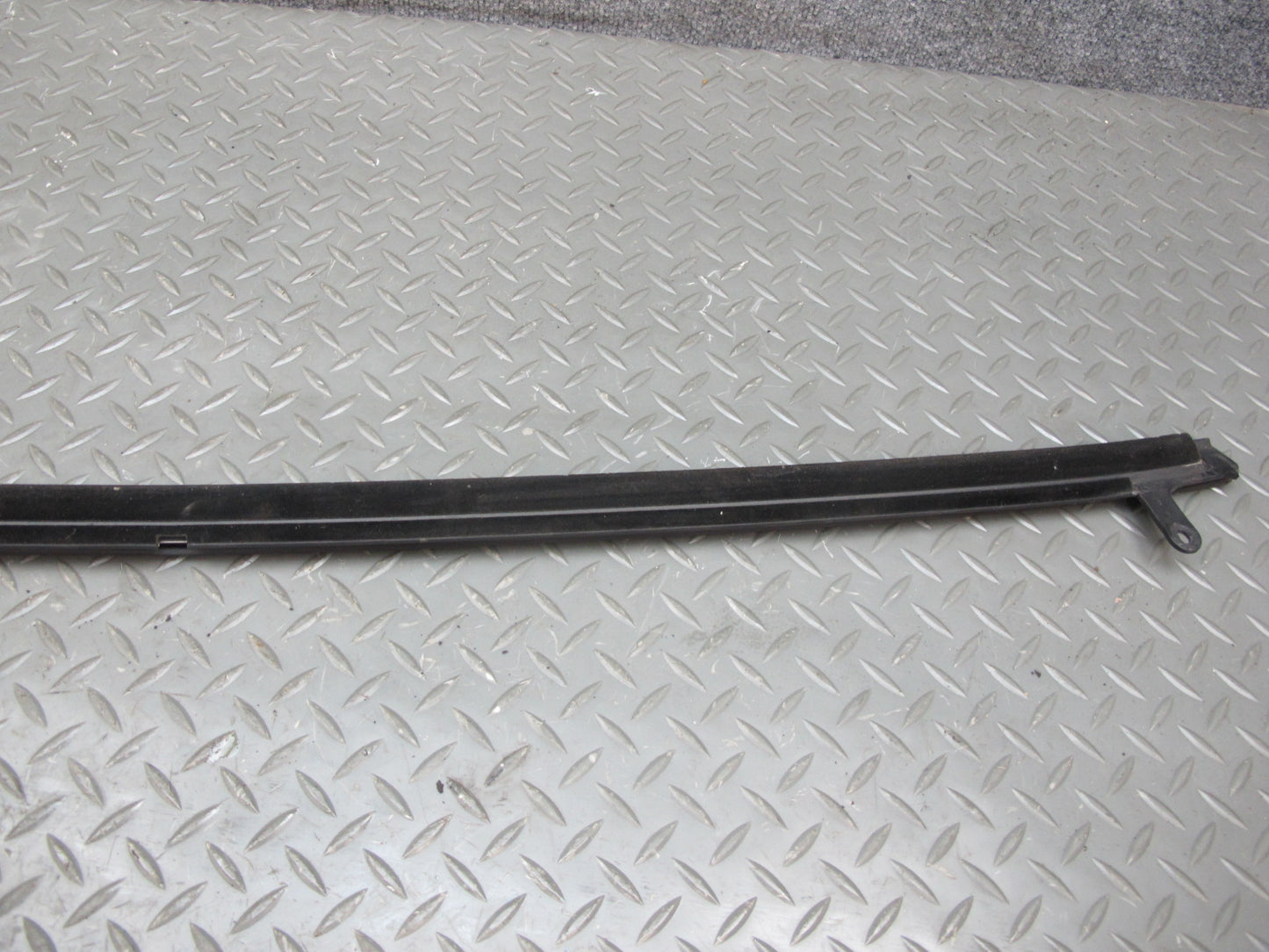 16-23 Chevrolet Camaro Door Window Weatherstrip Molding Strip Seal Set OEM