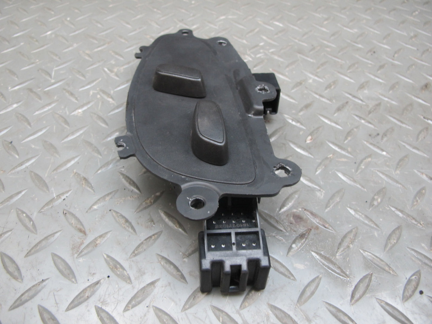 16-23 Chevrolet Camaro Front Left Seat Adjustment Switch OEM