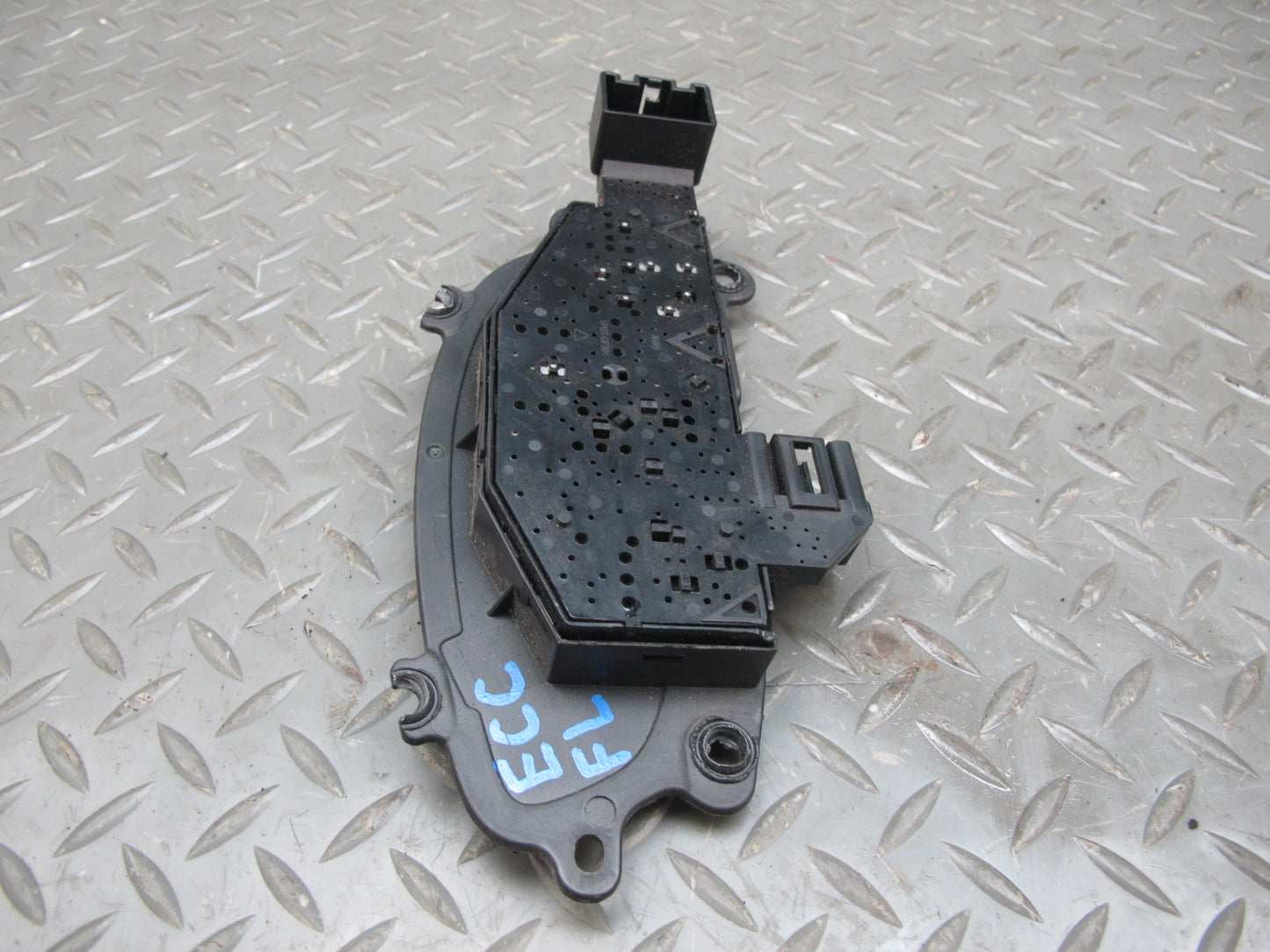16-23 Chevrolet Camaro Front Left Seat Adjustment Switch OEM