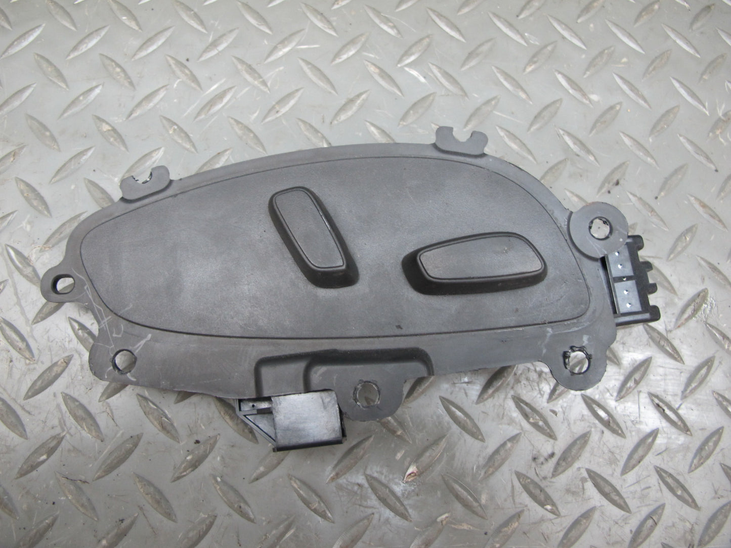 16-23 Chevrolet Camaro Front Right Seat Adjustment Switch OEM