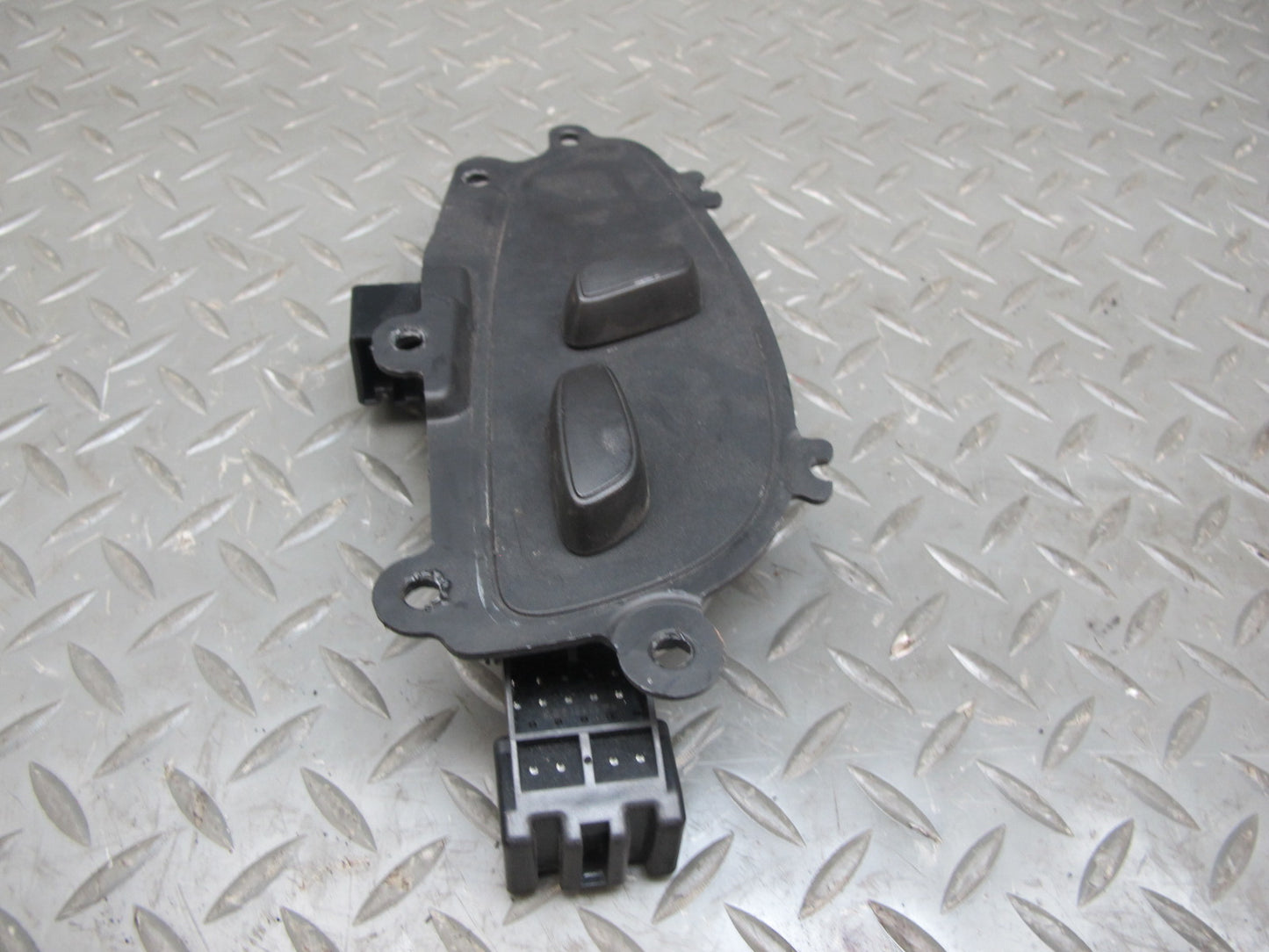 16-23 Chevrolet Camaro Front Right Seat Adjustment Switch OEM
