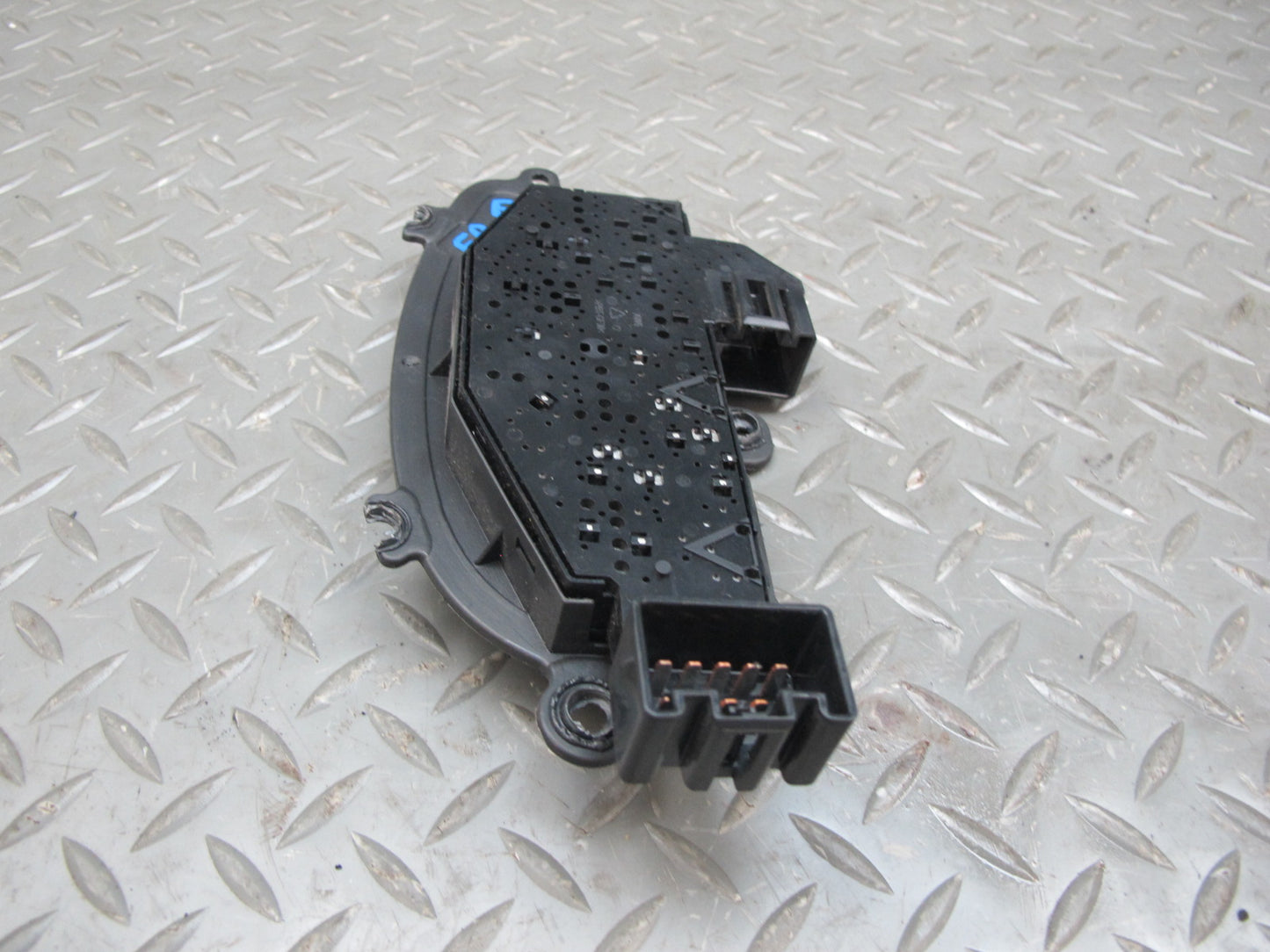 16-23 Chevrolet Camaro Front Right Seat Adjustment Switch OEM