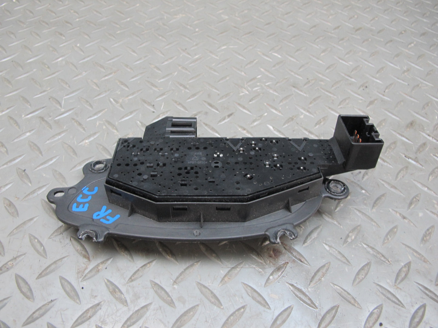 16-23 Chevrolet Camaro Front Right Seat Adjustment Switch OEM