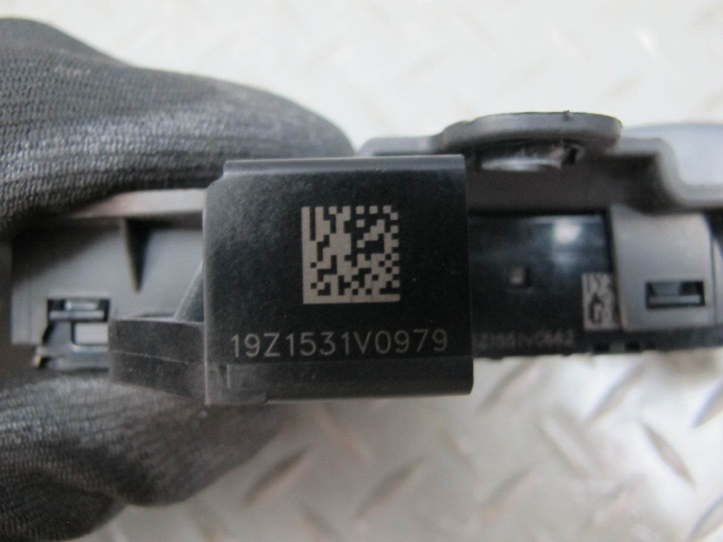16-23 Chevrolet Camaro Front Right Seat Adjustment Switch OEM