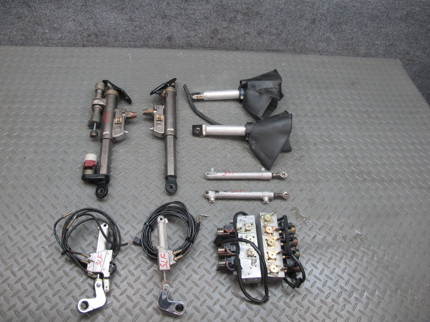 95-98 Mercedes R129 Convertible TOP Roof Hydraulic Cylinder Valve Block Set