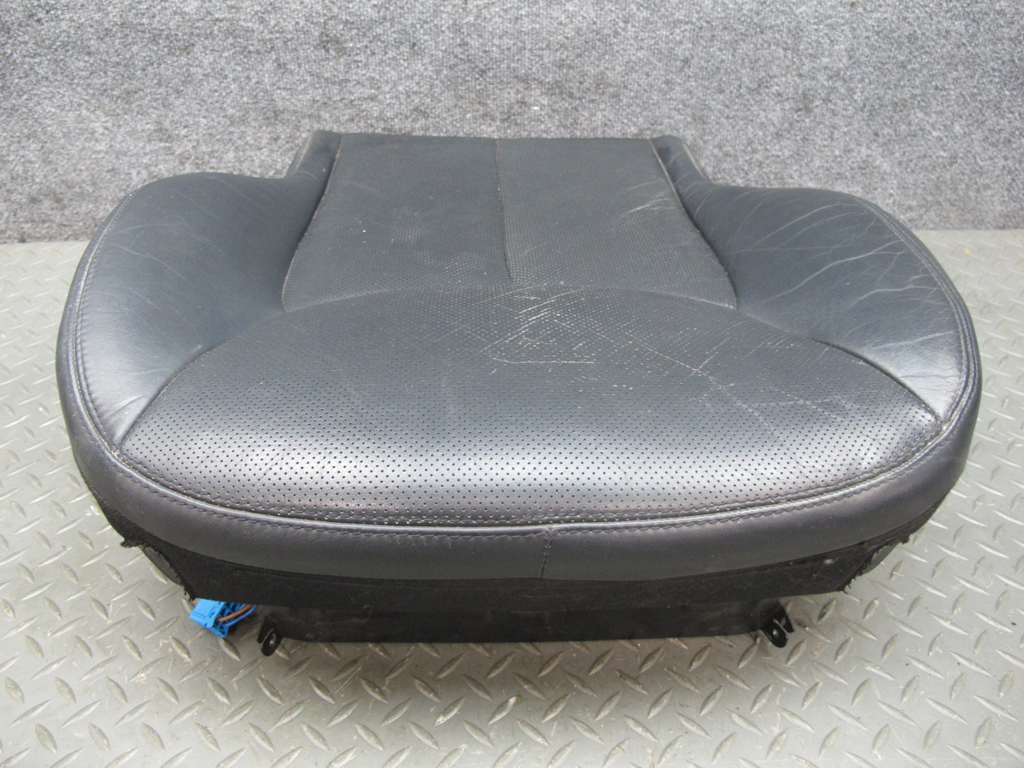 03-08 Mercedes R230 Front Left Seat Designo Perforated Lower Leather Cushion