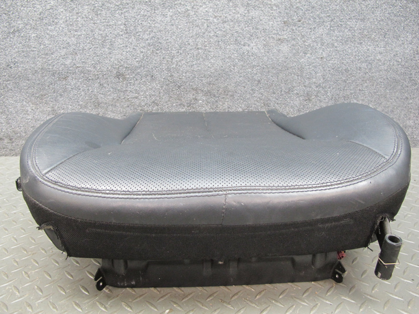 03-08 Mercedes R230 Front Right Seat Designo Perforated Lower Leather Cushion