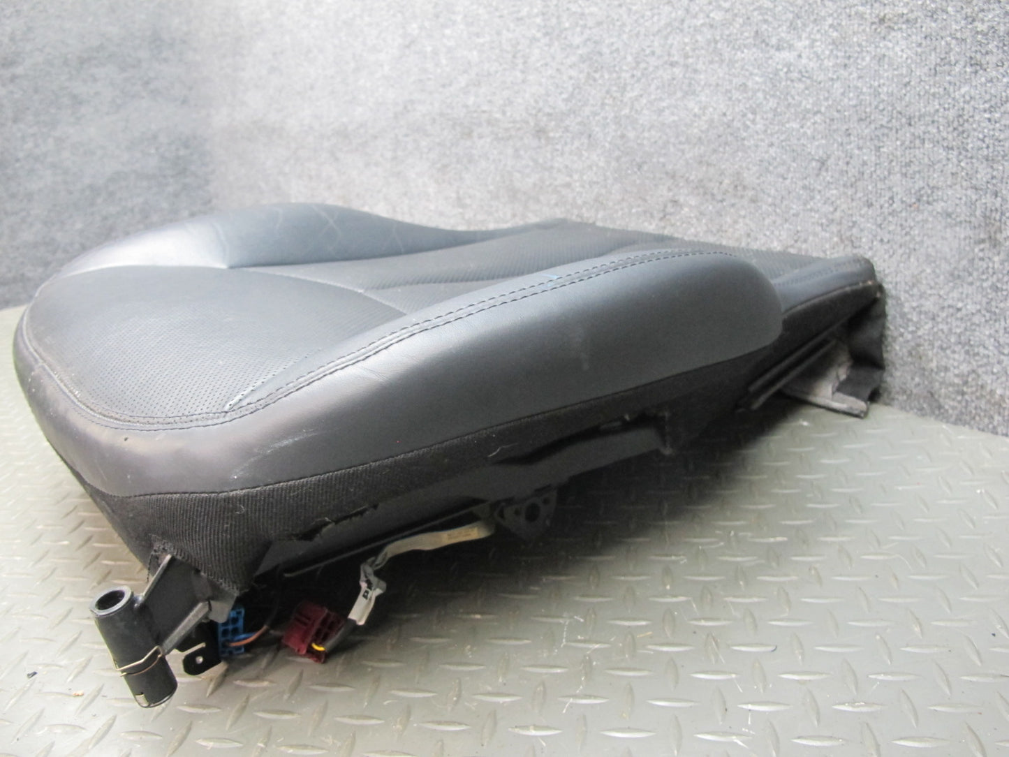 03-08 Mercedes R230 Front Right Seat Designo Perforated Lower Leather Cushion