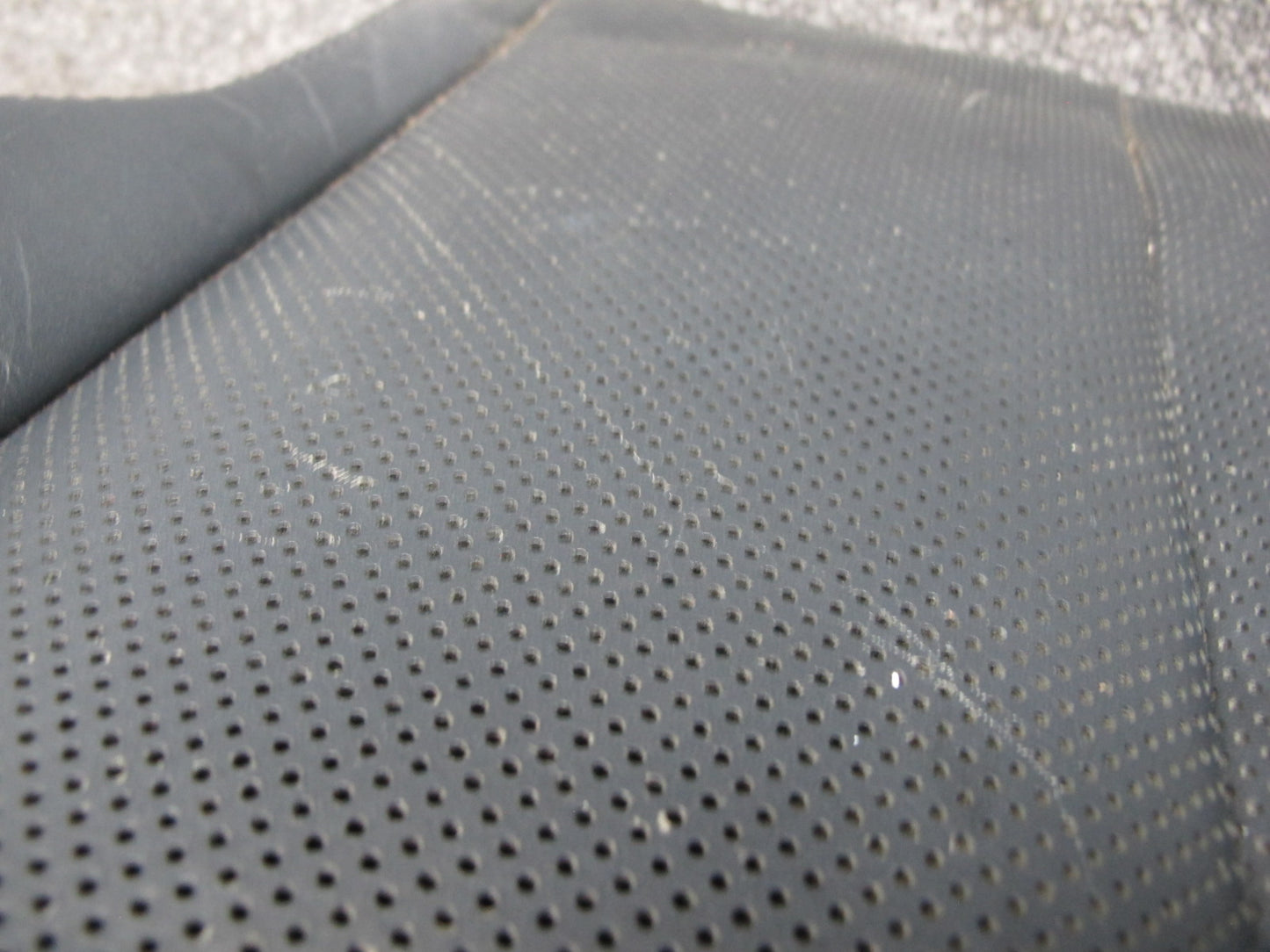 03-08 Mercedes R230 Front Right Seat Designo Perforated Lower Leather Cushion