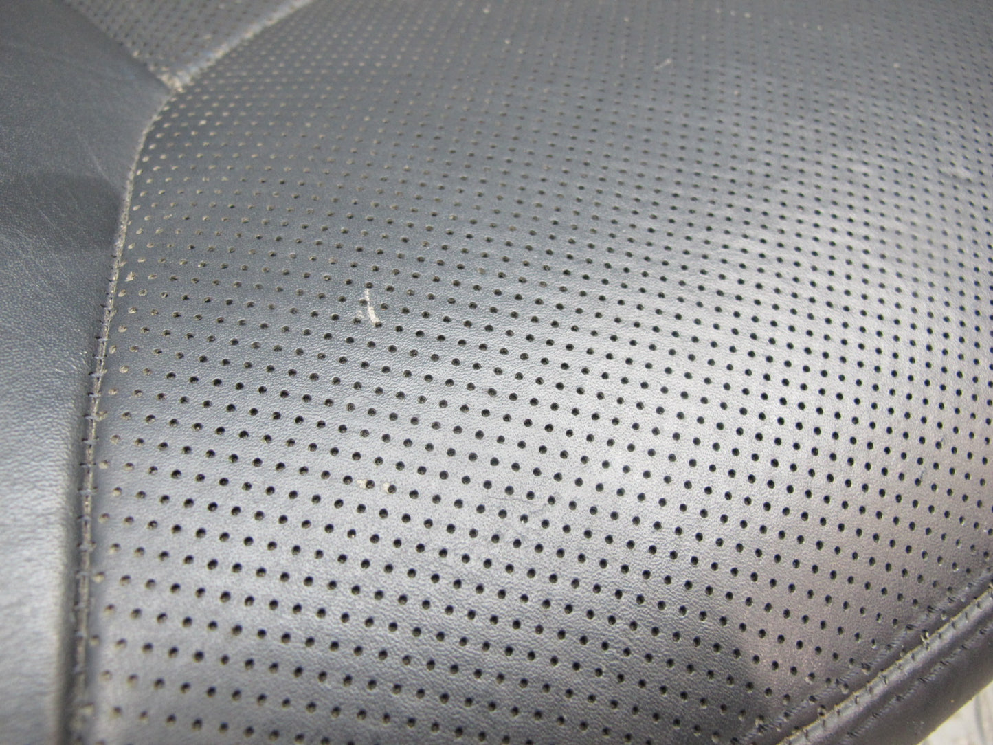 03-08 Mercedes R230 Front Right Seat Designo Perforated Lower Leather Cushion