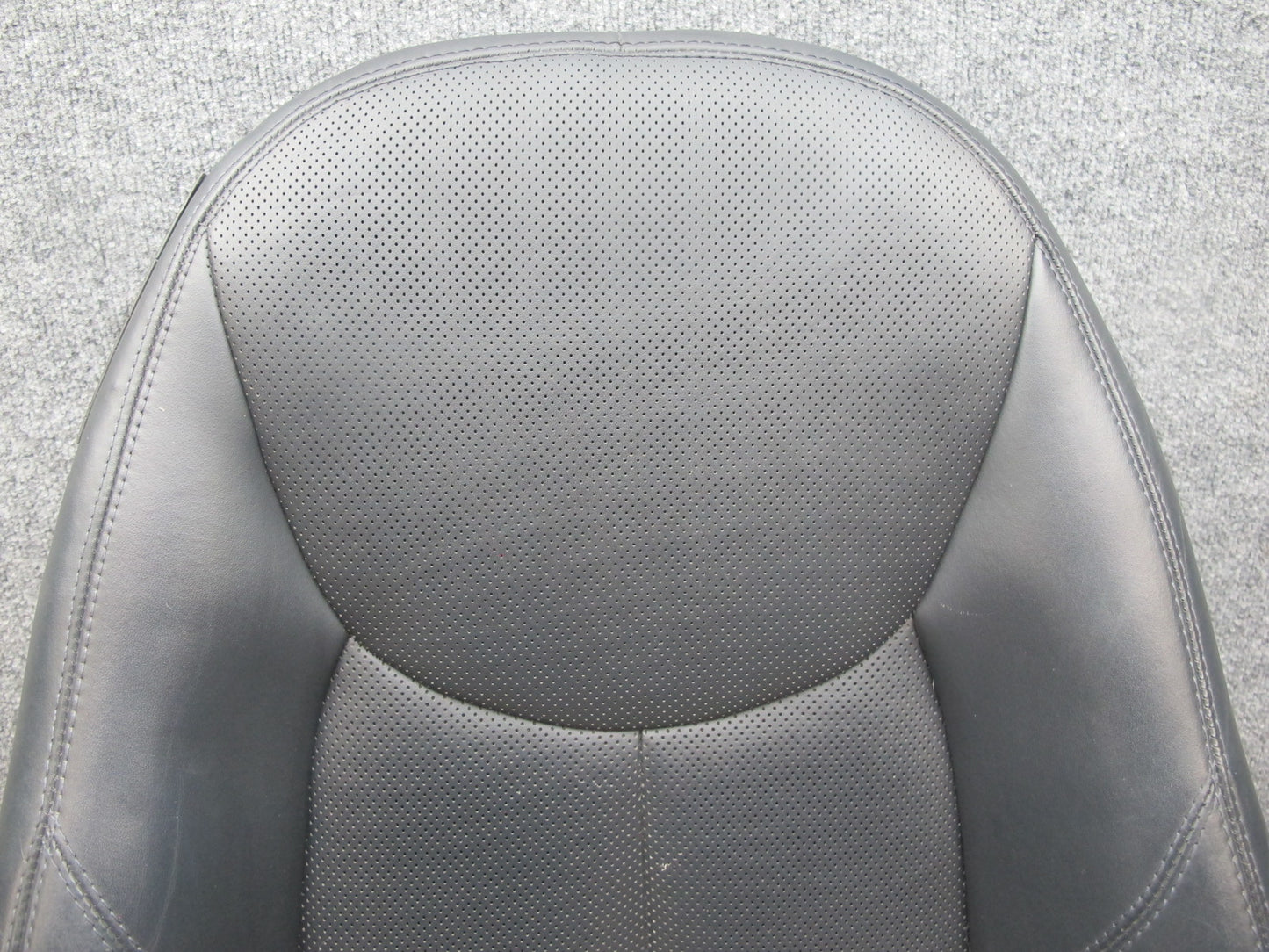 03-08 Mercedes R230 Front Right Seat Leather Upper Backrest Cushion OEM