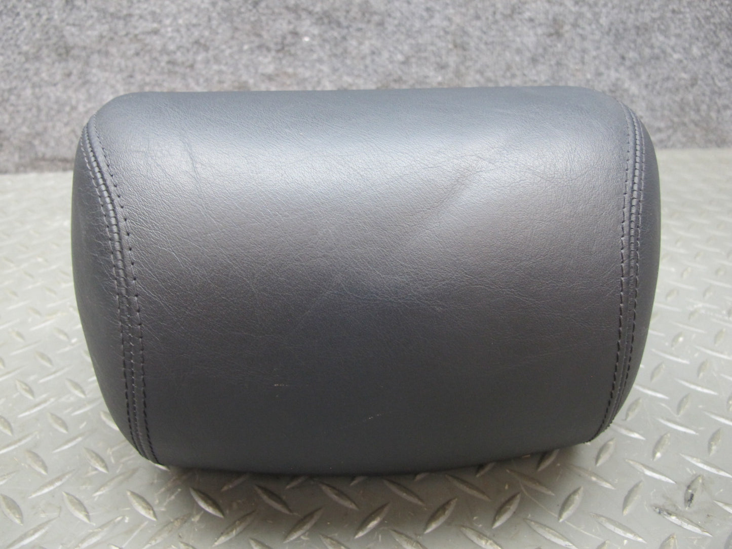 03-08 Mercedes R230 Sl-class Set of 2 Front Left & Right Leather Headrest OEM