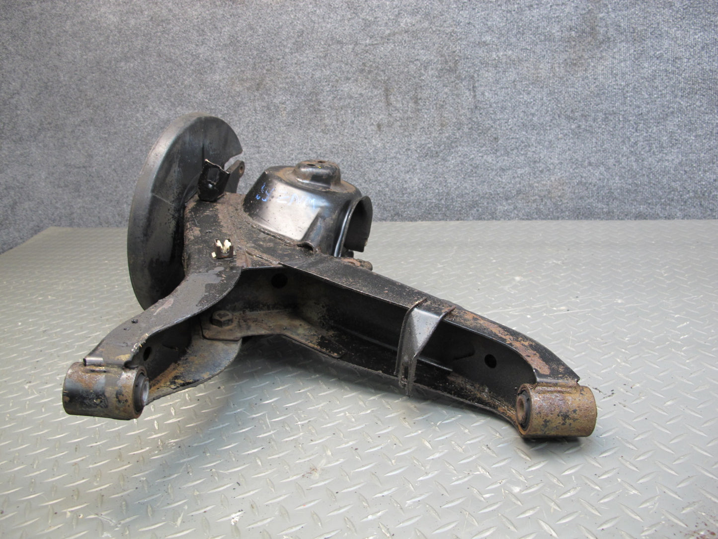 84-85 Nissan Z31 300ZX Rear Right Trailing Arm Spindle Knuckle Wheel Hub OEM