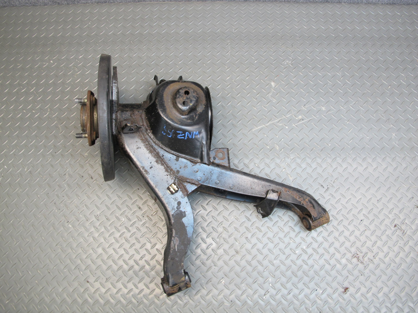 84-85 Nissan Z31 300ZX Rear Right Trailing Arm Spindle Knuckle Wheel Hub OEM