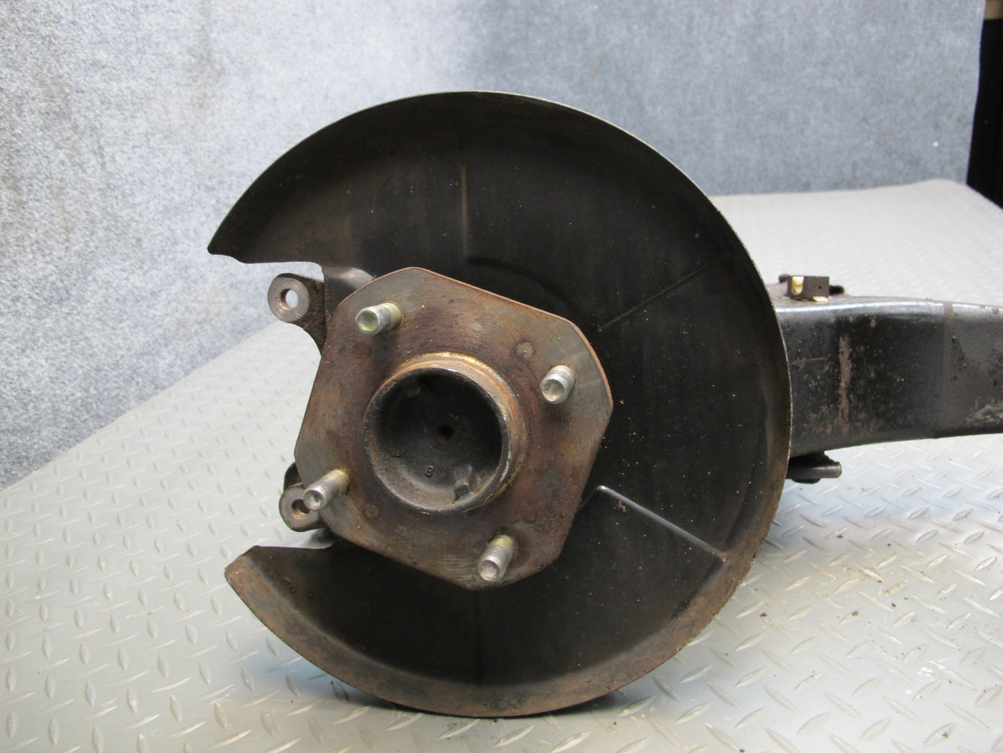 84-85 Nissan Z31 300ZX Rear Right Trailing Arm Spindle Knuckle Wheel Hub OEM