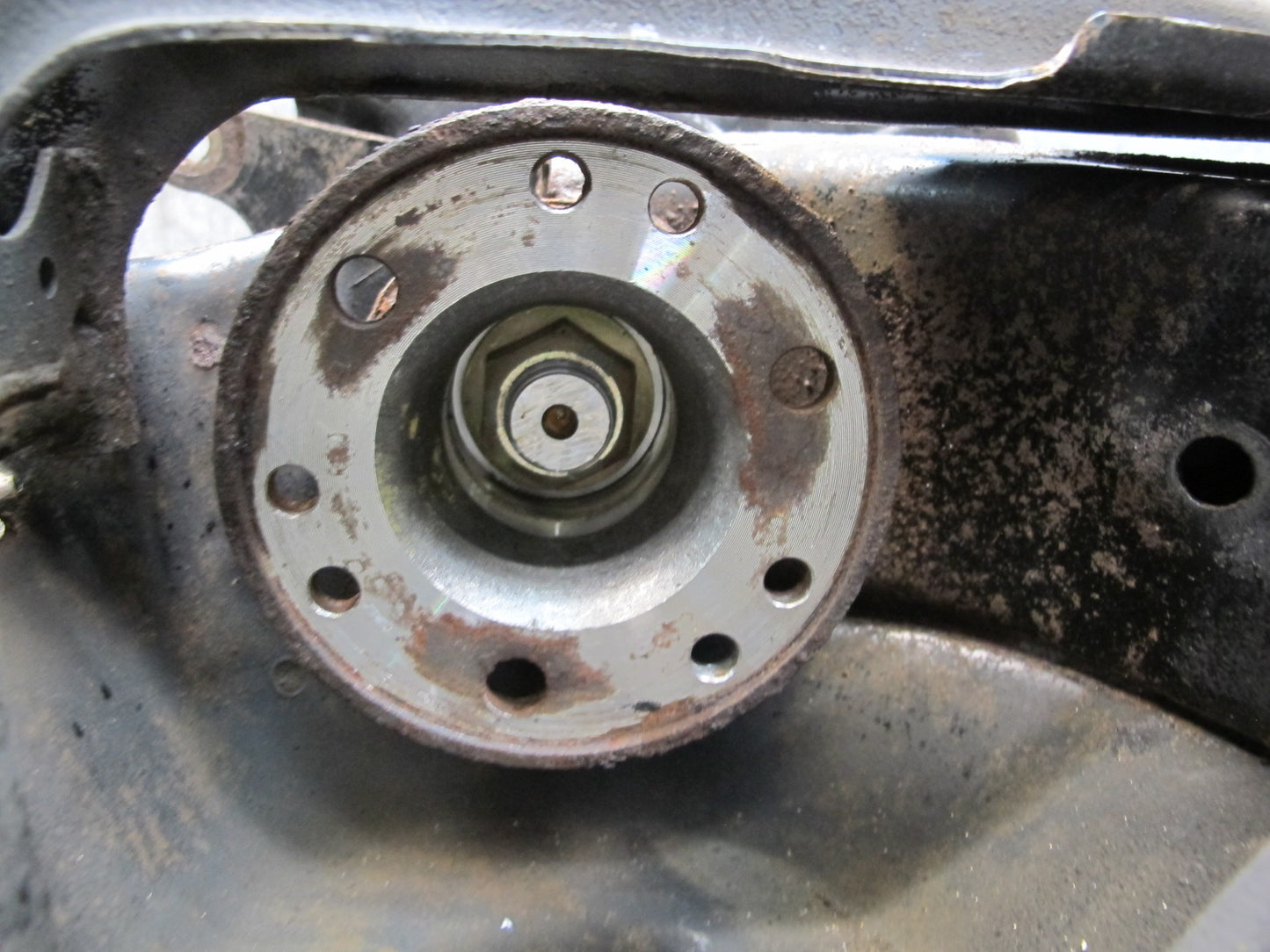 84-85 Nissan Z31 300ZX Rear Right Trailing Arm Spindle Knuckle Wheel Hub OEM