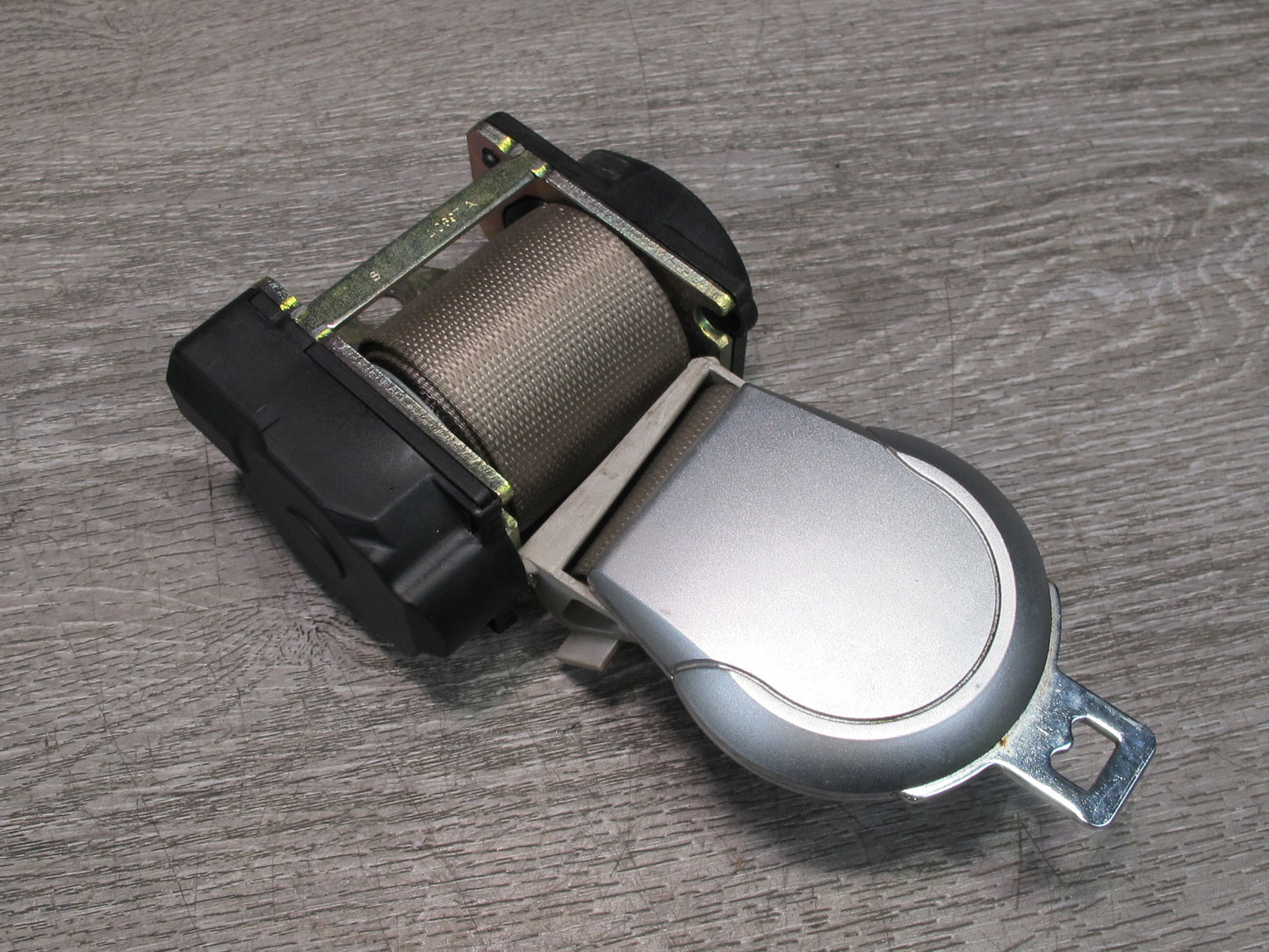 03-08 MERCEDES R230 SL500 REAR LEFT & RIGHT SIDE LUGGAGE SEATBELT RETRACTOR SET OEM