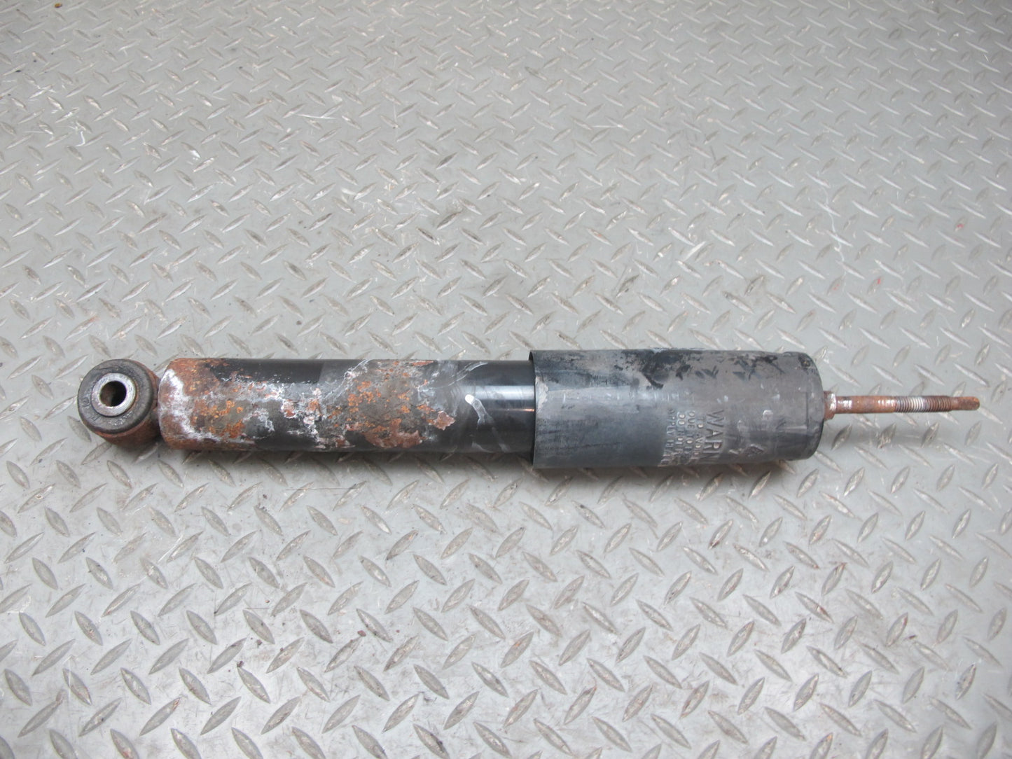 2003-2009 Hummer H2 Front Left & Right Side Strut Shock Absorber Set of 2
