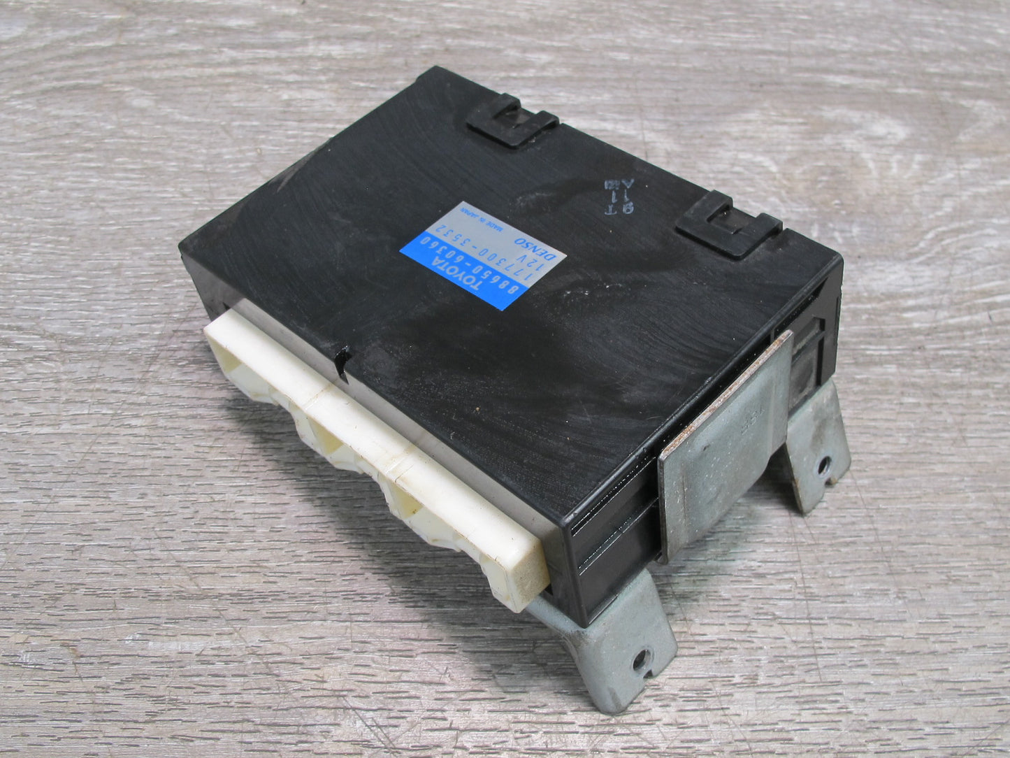 1998-2002 Lexus J100 LX470 Rear A/C Amplifier Temperature Control Module