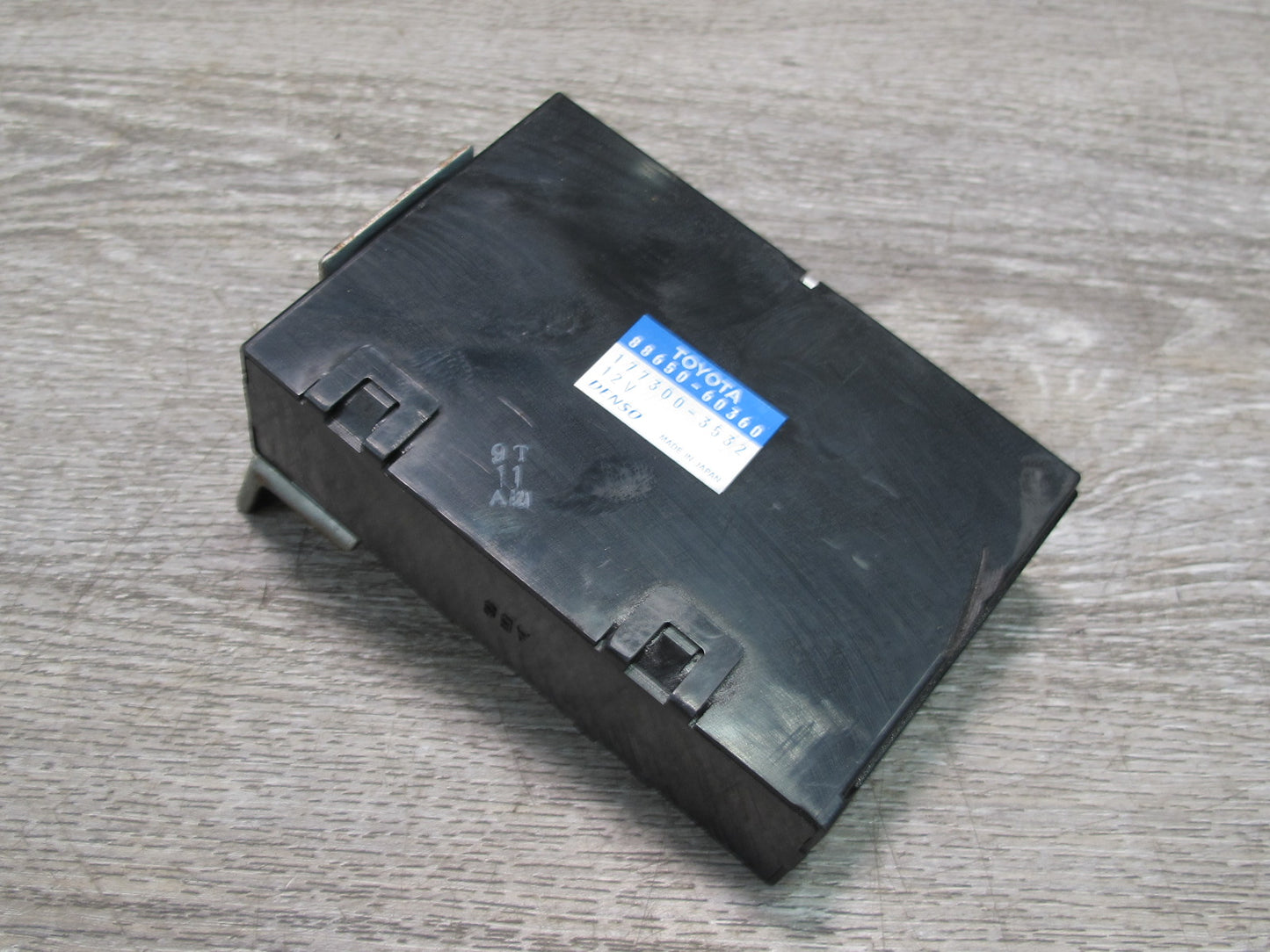 1998-2002 Lexus J100 LX470 Rear A/C Amplifier Temperature Control Module
