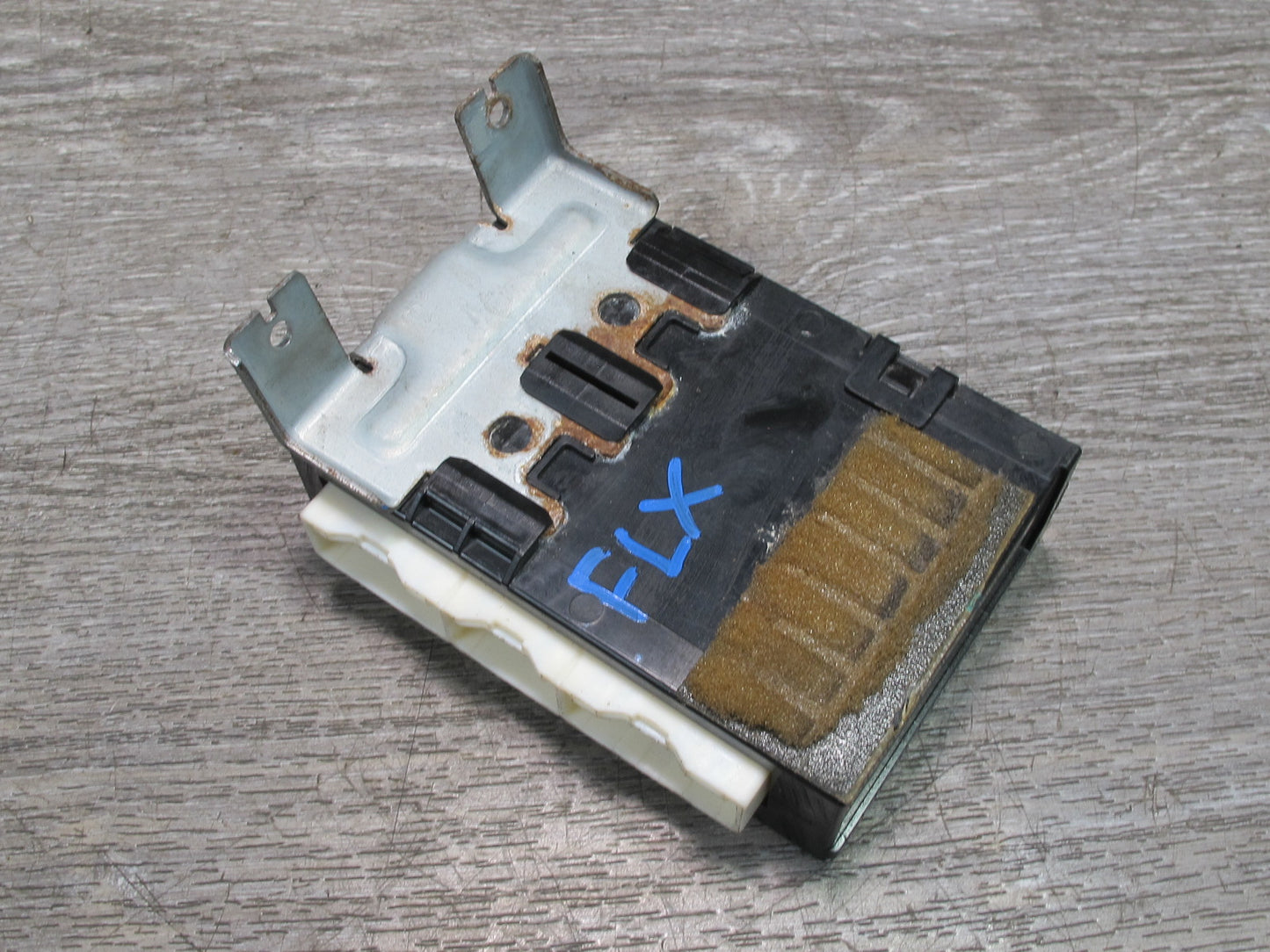 1998-2002 Lexus J100 LX470 Rear A/C Amplifier Temperature Control Module