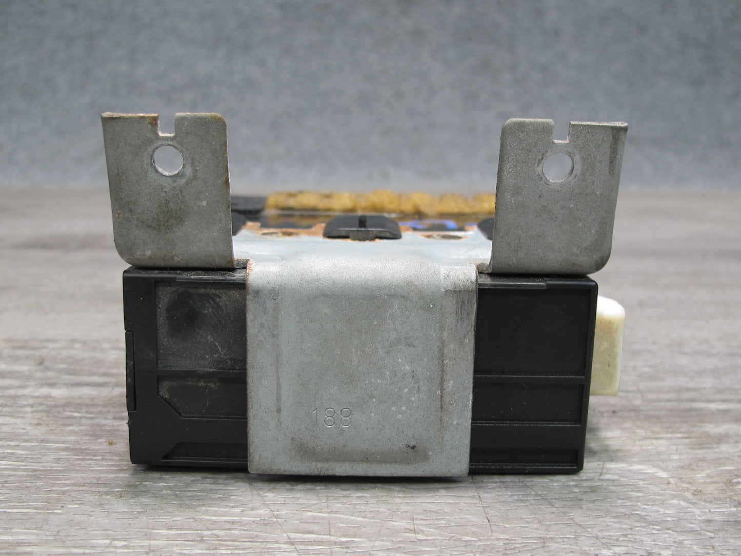 1998-2002 Lexus J100 LX470 Rear A/C Amplifier Temperature Control Module