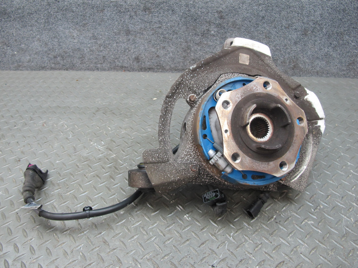 2010-2016 Porsche Panamera 970 RWD Rear Left Spindle Knuckle Wheel Hub Bearing