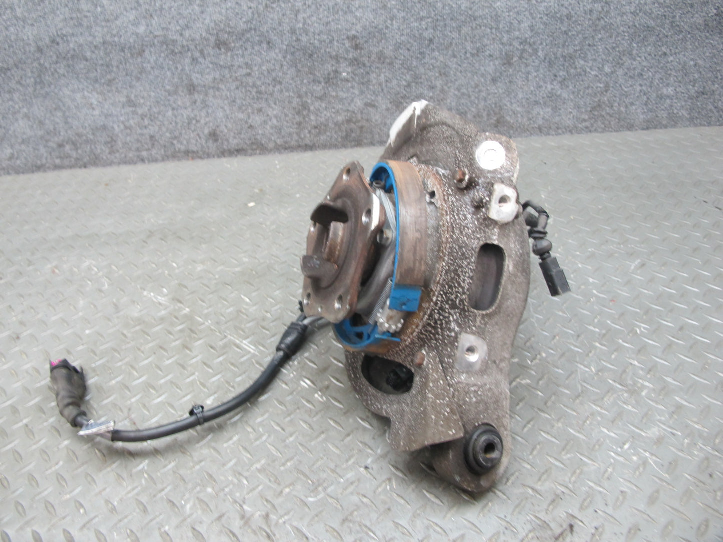 2010-2016 Porsche Panamera 970 RWD Rear Left Spindle Knuckle Wheel Hub Bearing