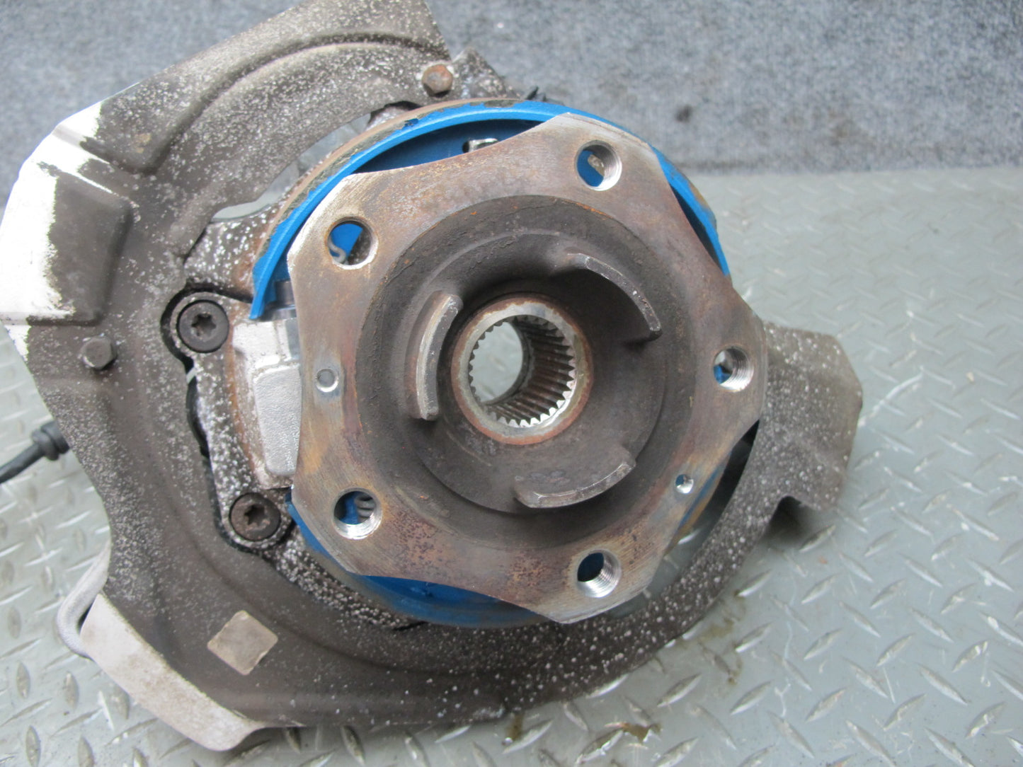 2010-2016 Porsche Panamera 970 RWD Rear Left Spindle Knuckle Wheel Hub Bearing