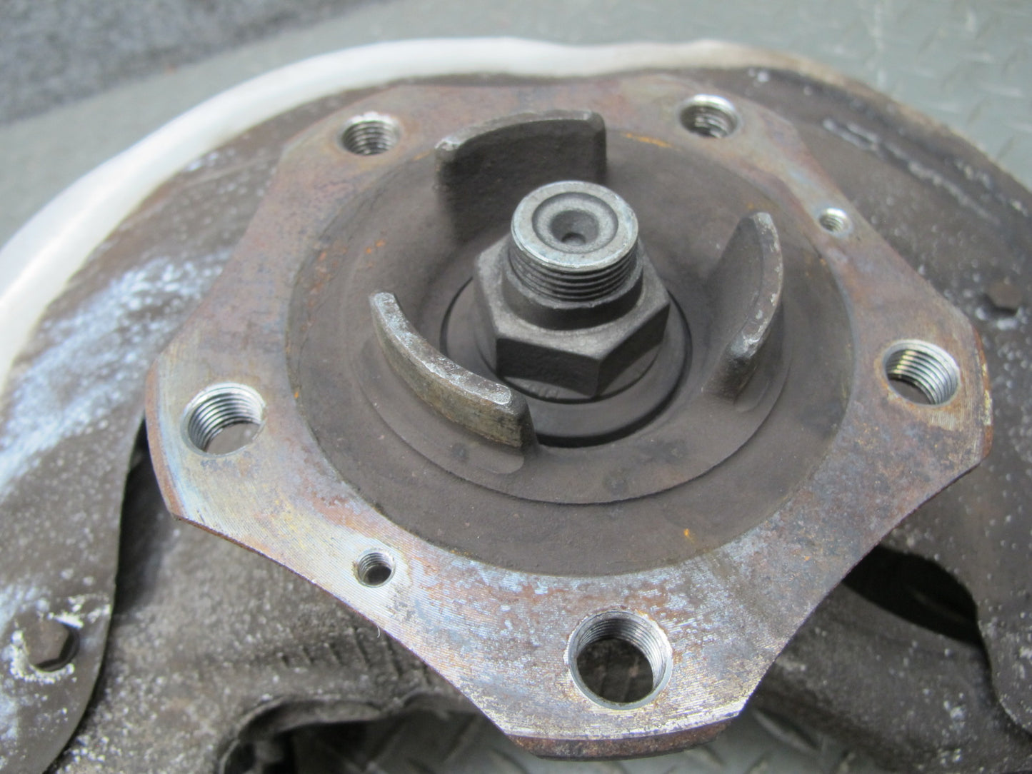 2010-2016 Porsche Panamera 970 RWD Front Left Spindle Knuckle Wheel Hub Bearing