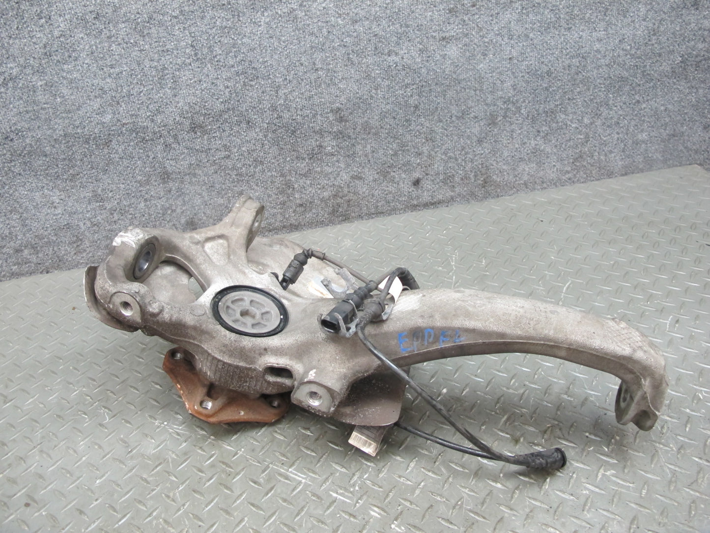 2010-2016 Porsche Panamera 970 RWD Front Left Spindle Knuckle Wheel Hub Bearing