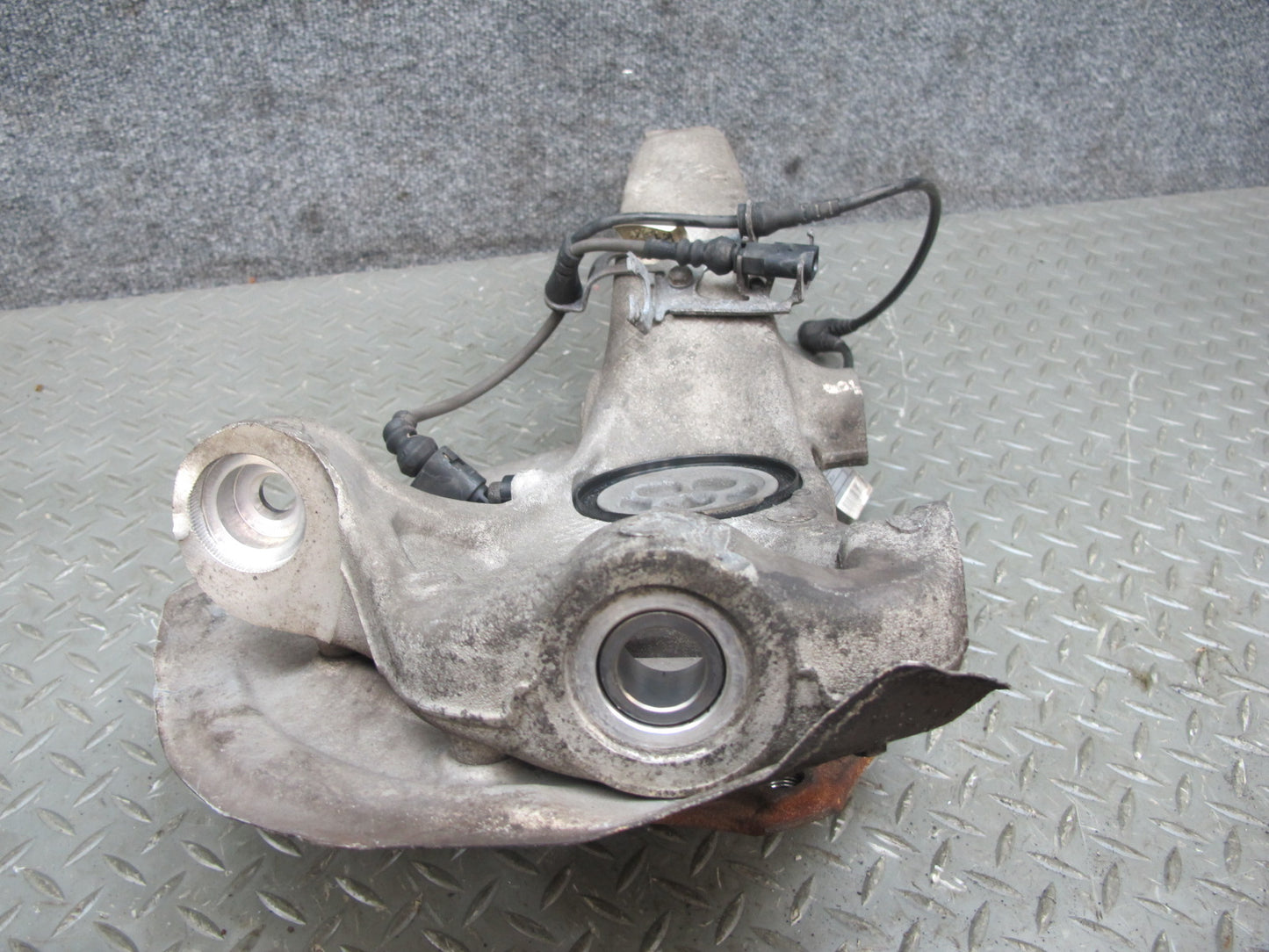 2010-2016 Porsche Panamera 970 RWD Front Left Spindle Knuckle Wheel Hub Bearing