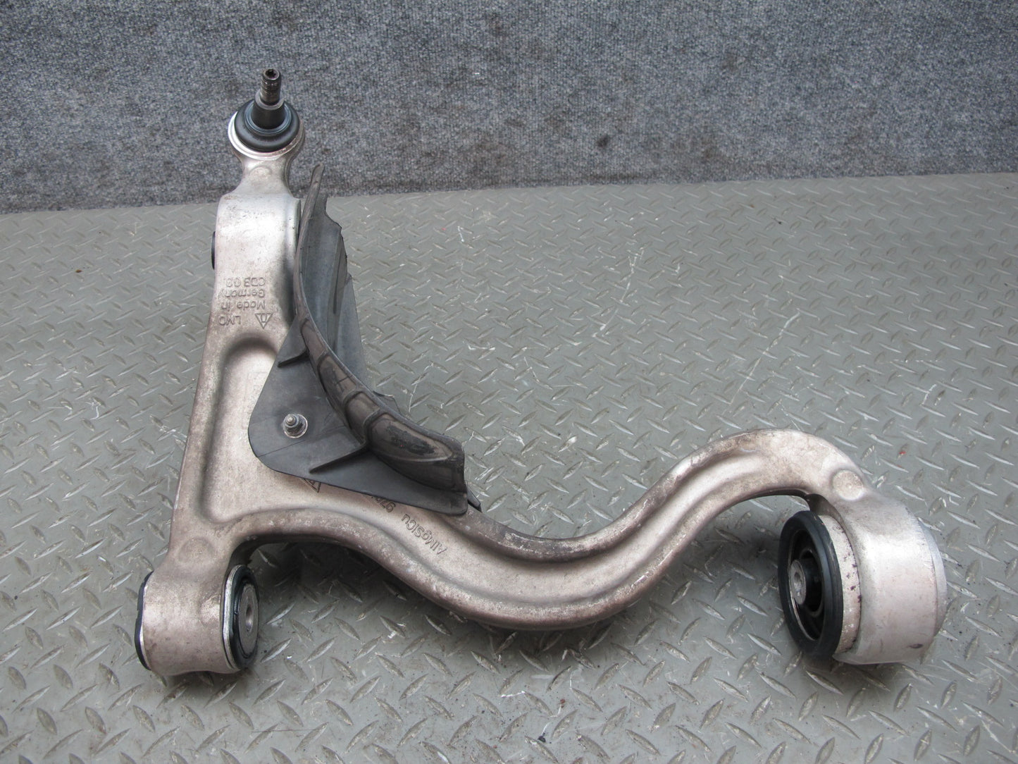 2014-2016 Porsche Panamera 970 RWD Front Right Lower Control Arm 97034105424
