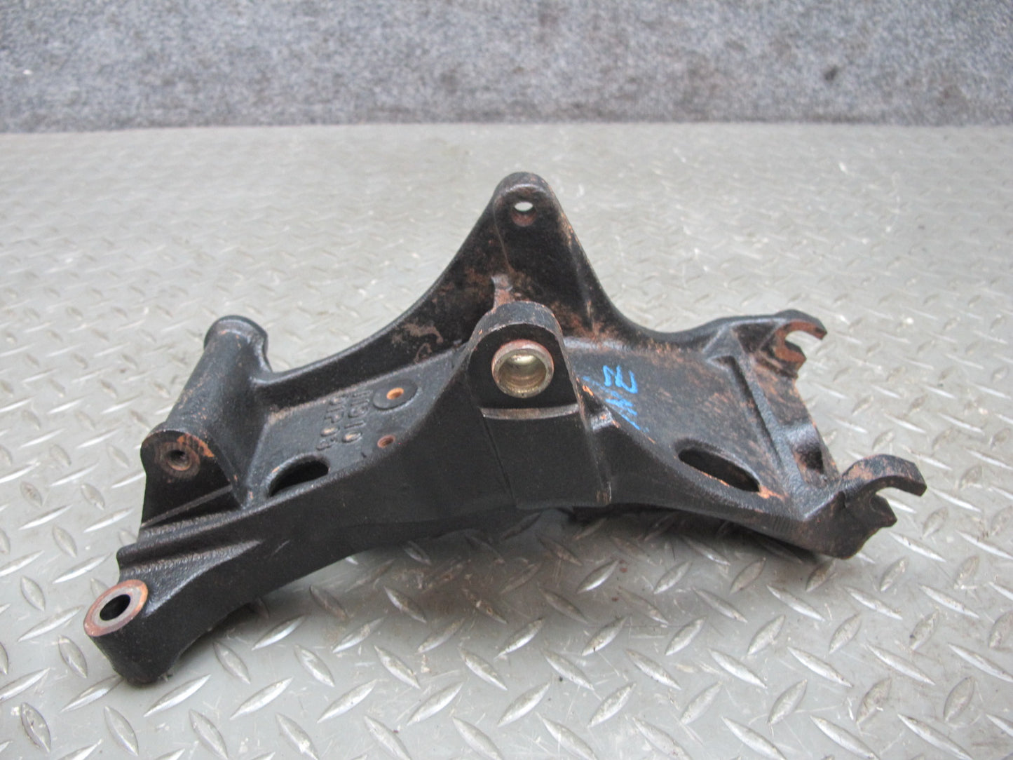 84-86 Nissan Z31 300ZX VG30E NA A/C Compressor Mount Bracket Support OEM